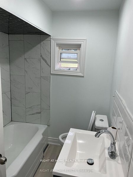 8162 Highway 12 W. Road, Oro-Medonte, ON L3V 6H2 photo 5