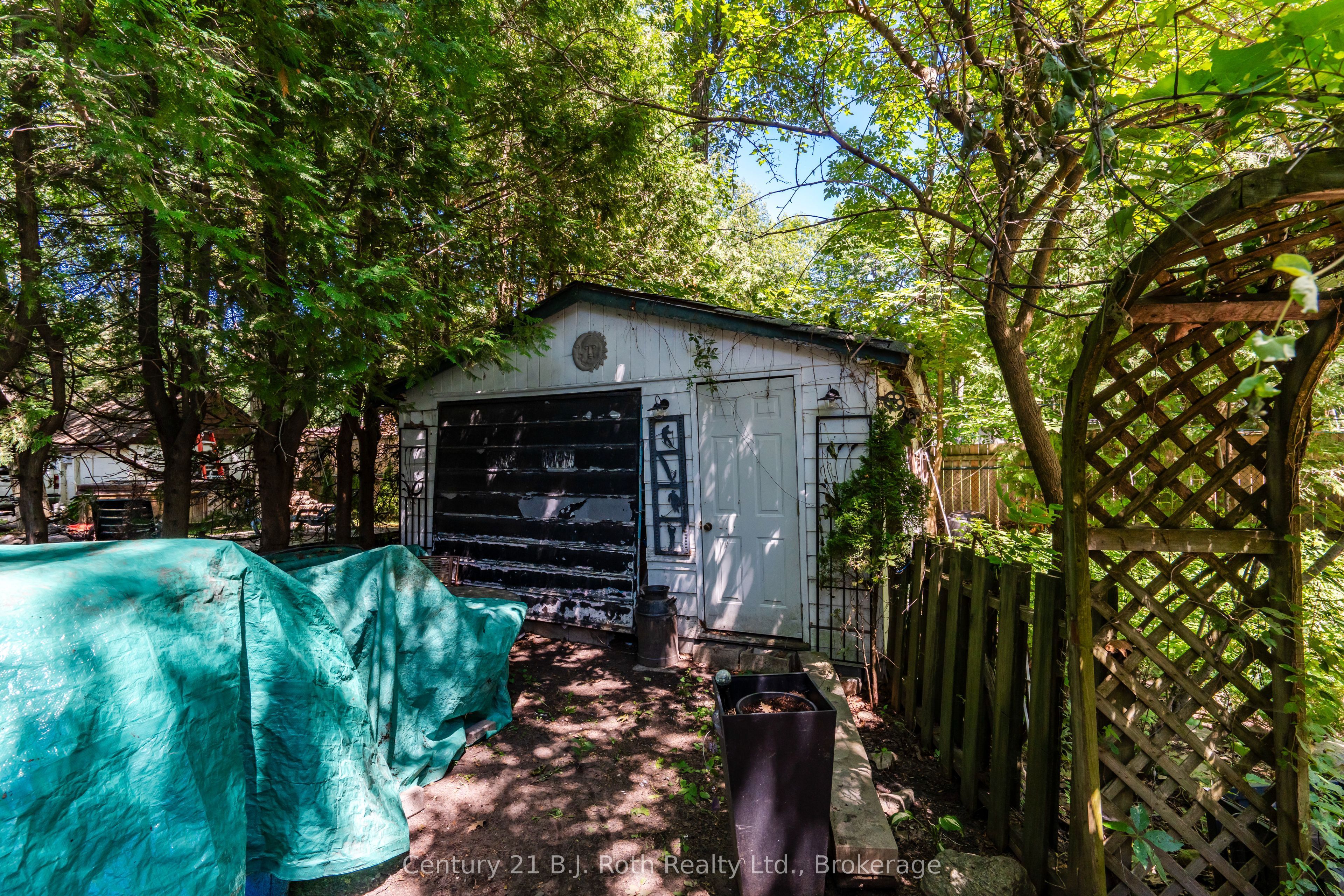307 Tiny Beaches Road W, Tiny, ON L0L 2J0 photo 3