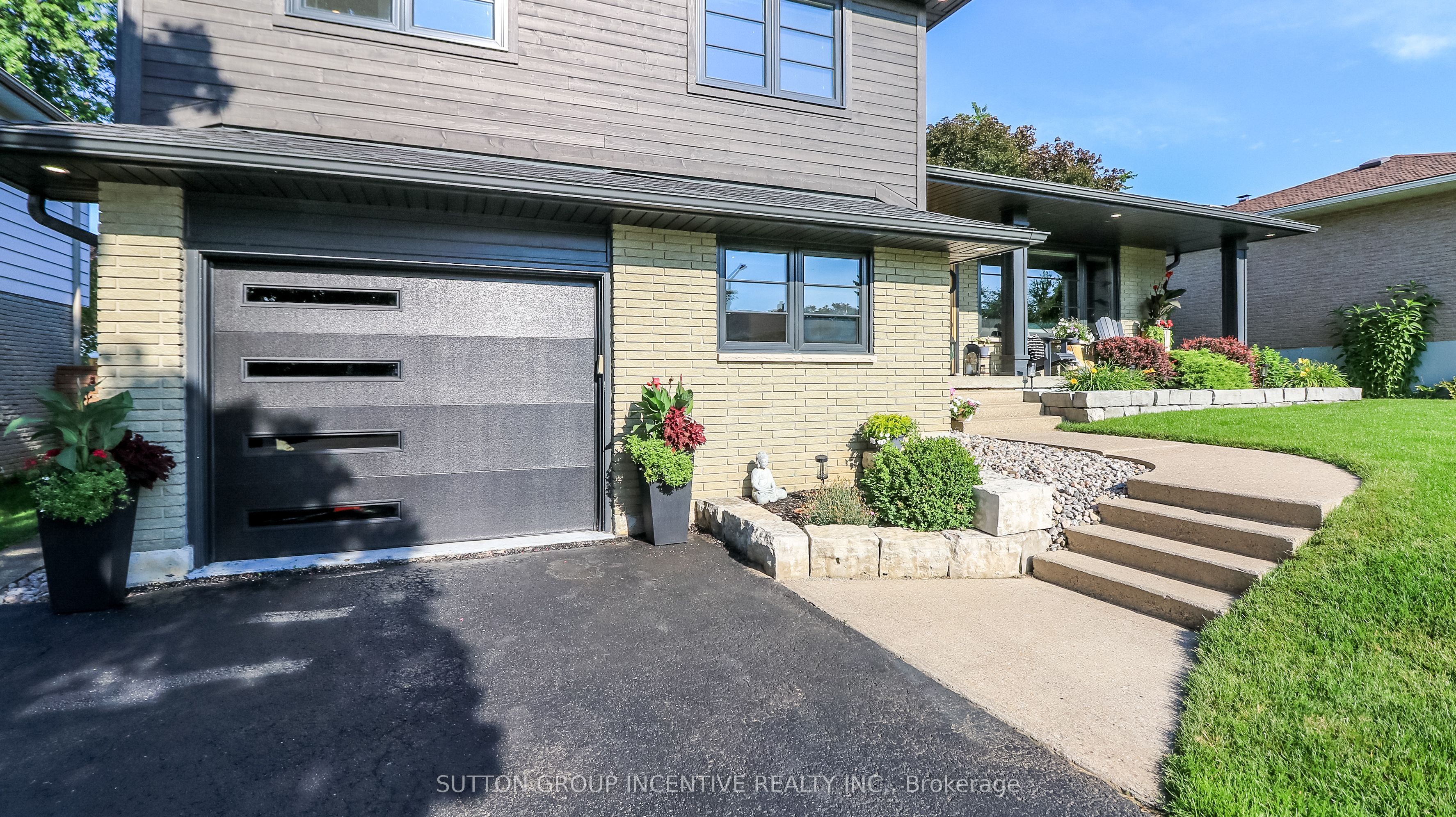 40 Varden Avenue, Barrie, ON L4M 4P1 photo 2