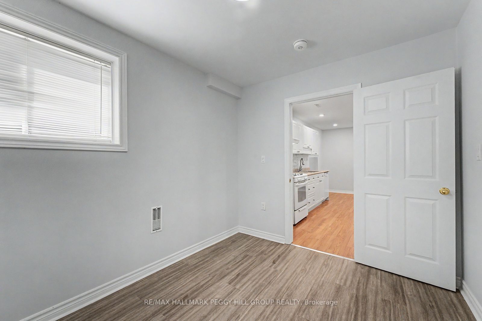 148 Livingstone Street E Lower, Barrie, ON L4M 6Y7 photo 5