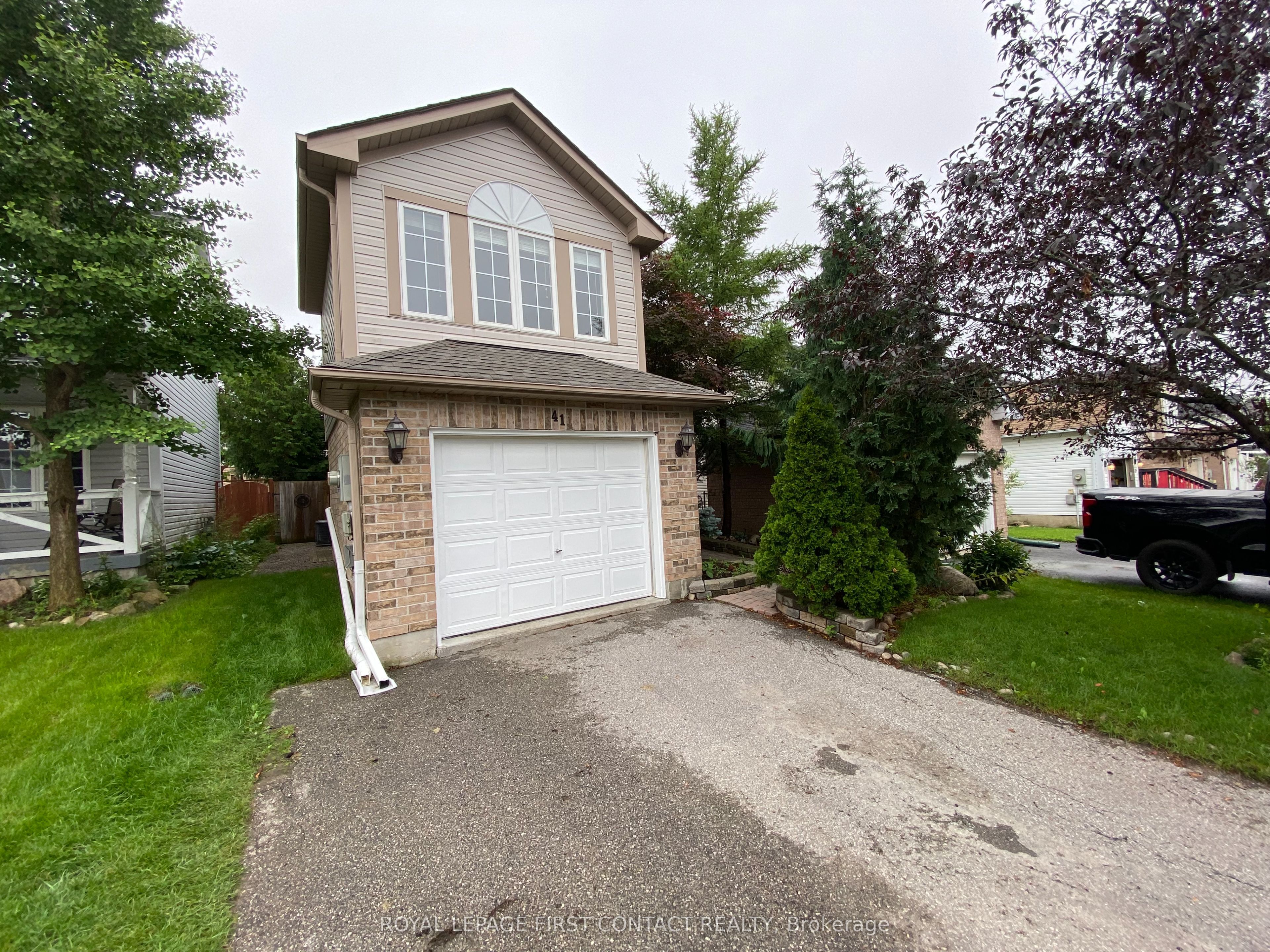 41 COPEMAN Crescent, Barrie, ON L4N 8B5