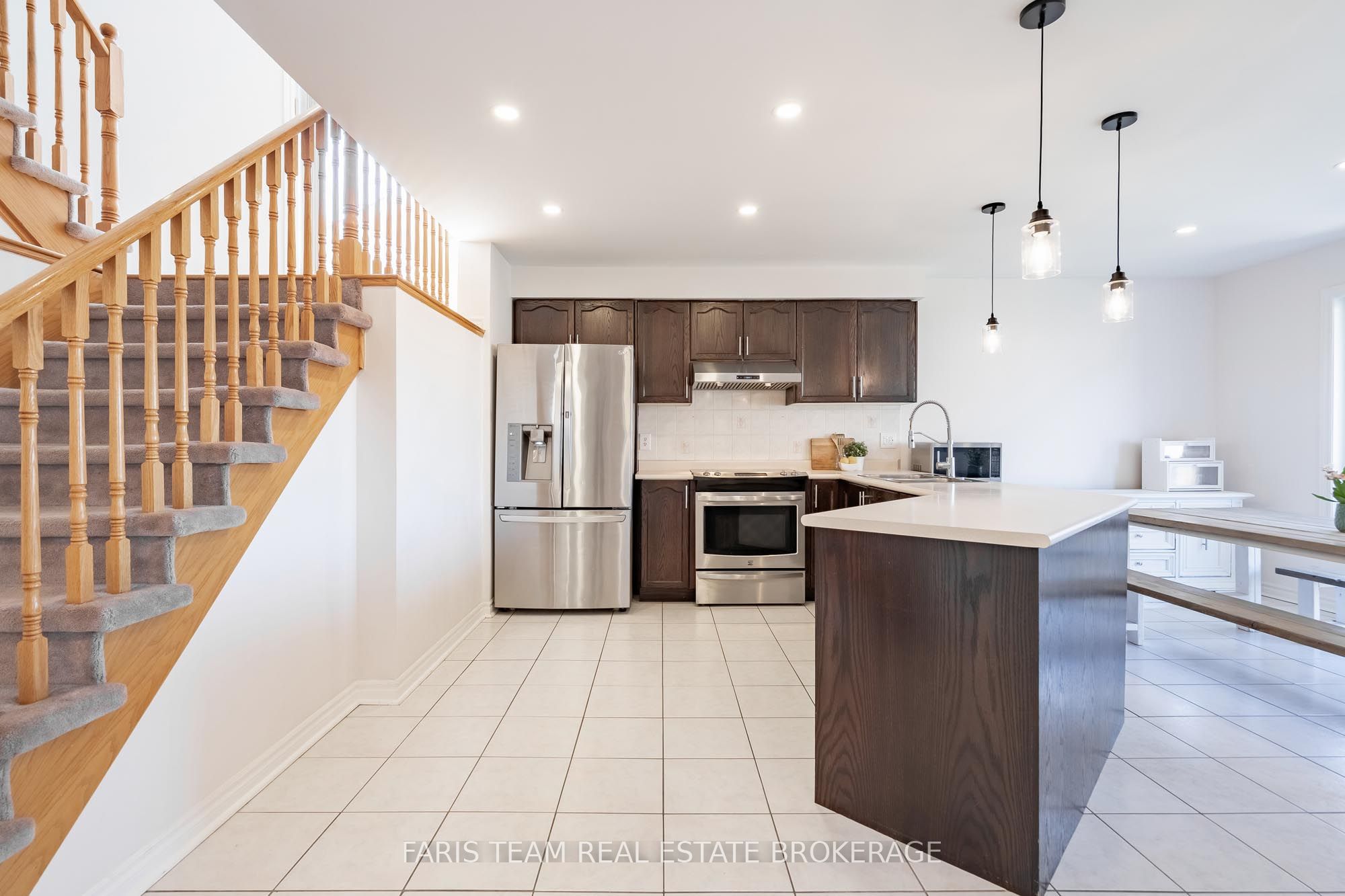 4 Whispering Pine Place, Barrie, ON L4N 9R9 photo 5
