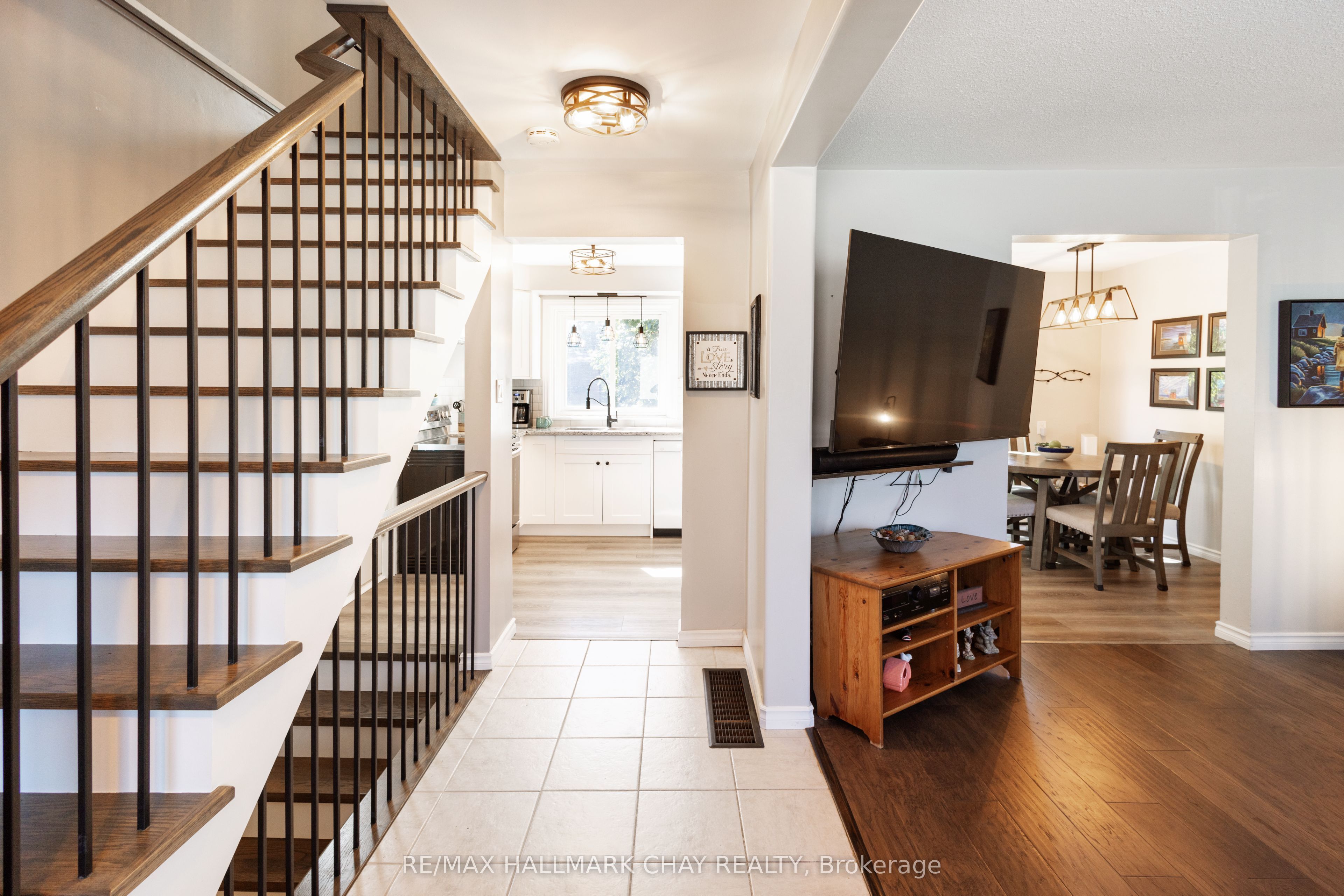 103 Daphne Crescent, Barrie, ON L4M 2Y7 photo 4