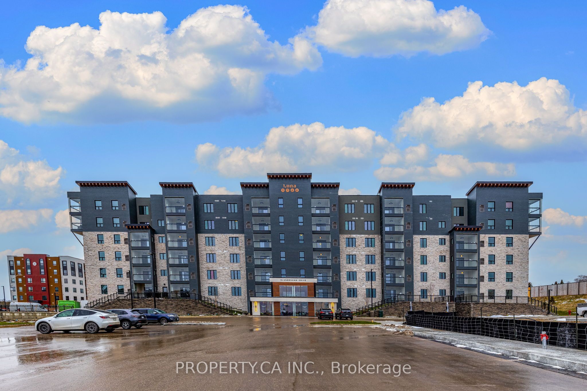 15 Kneeshaw Drive 205, Barrie, ON L9J 0J8