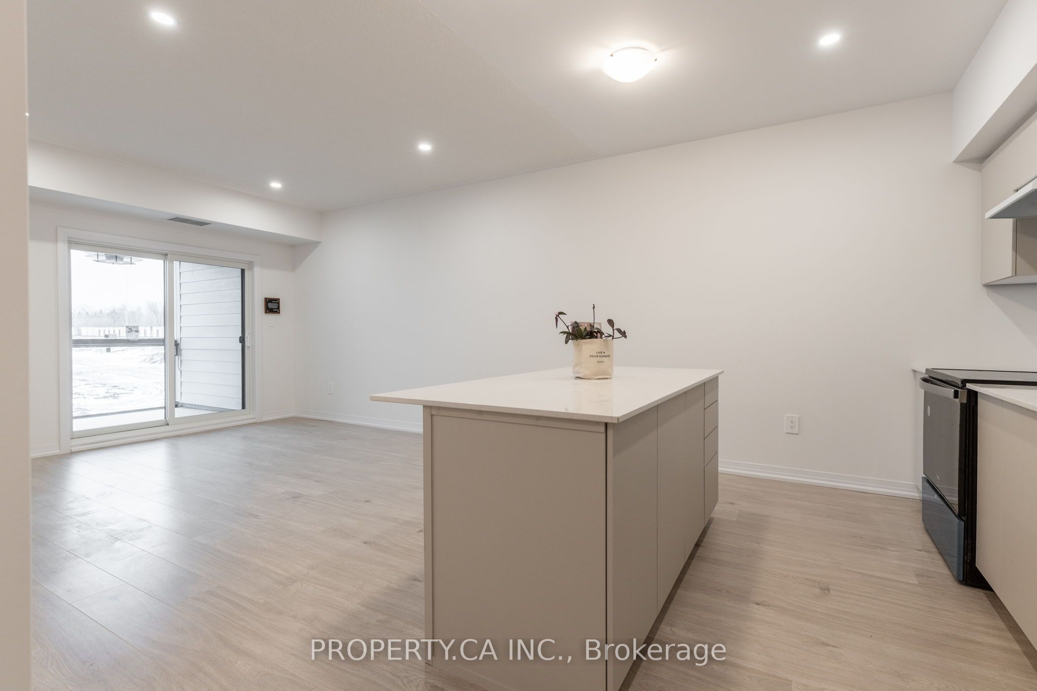 15 Kneeshaw Drive 205, Barrie, ON L9J 0J8 photo 4