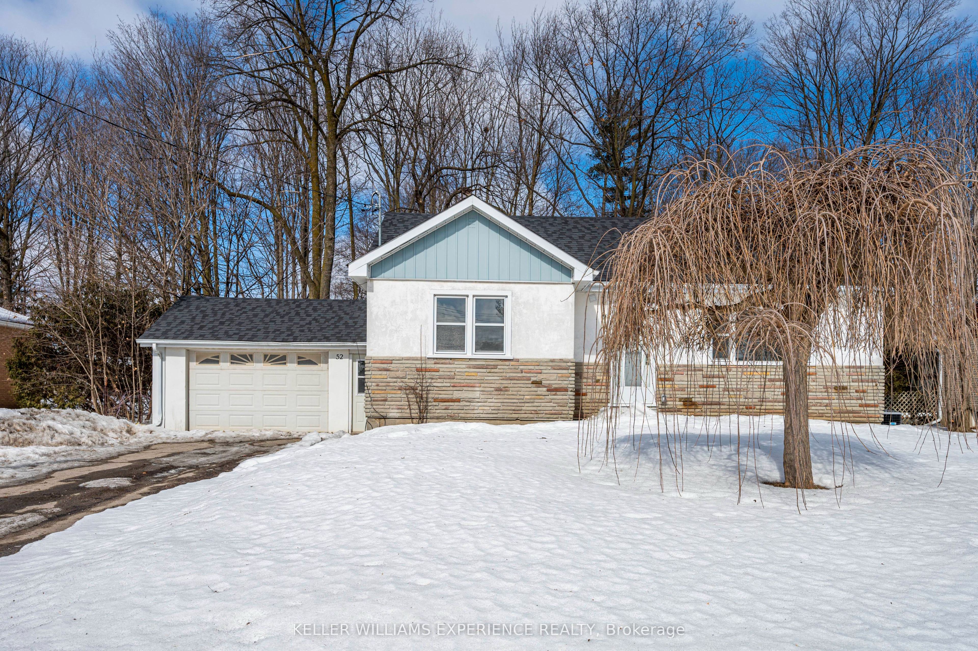 52 Cundles Road E Upper, Barrie, ON L4M 2Z7
