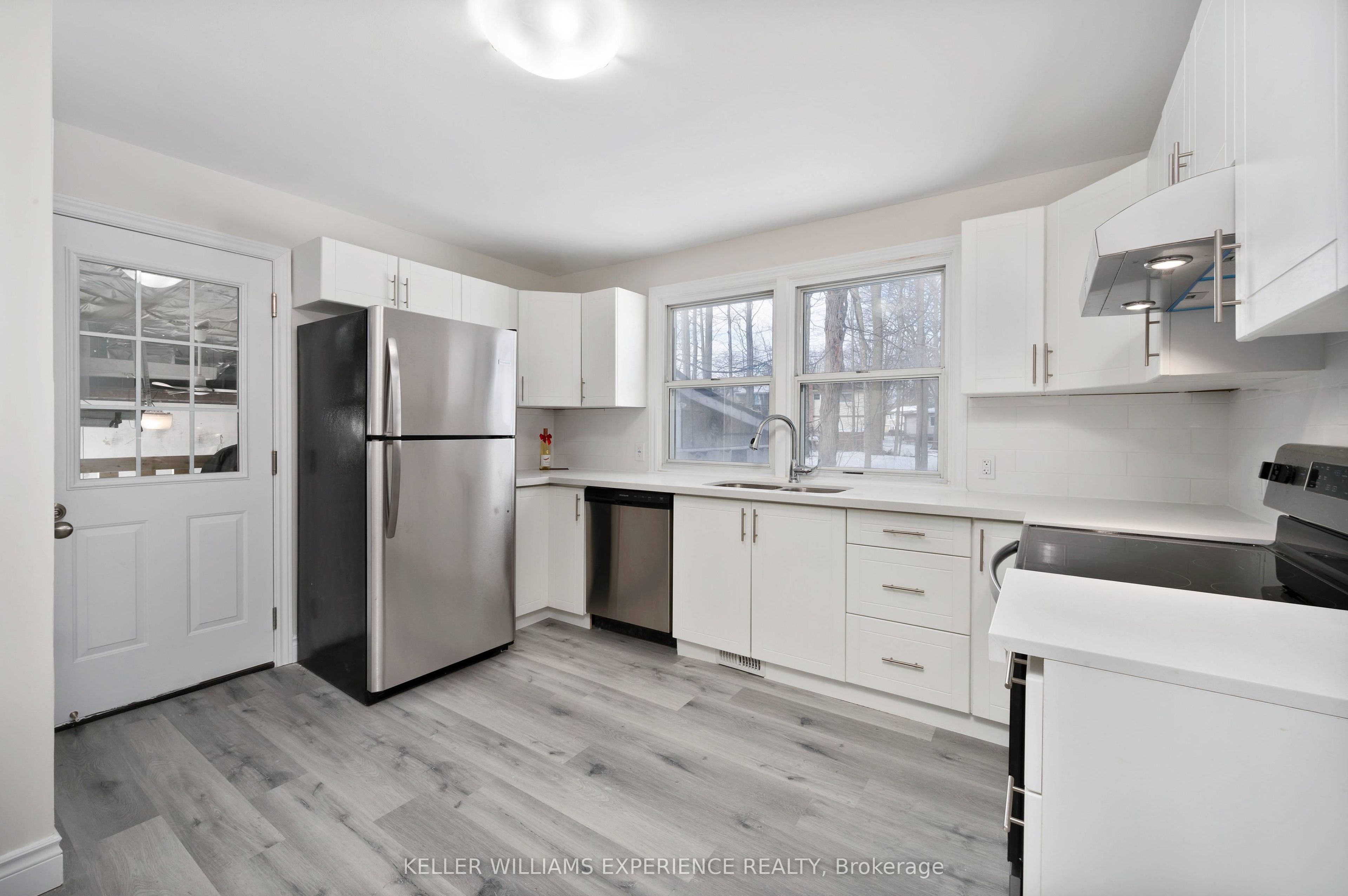 52 Cundles Road E Upper, Barrie, ON L4M 2Z7 photo 2