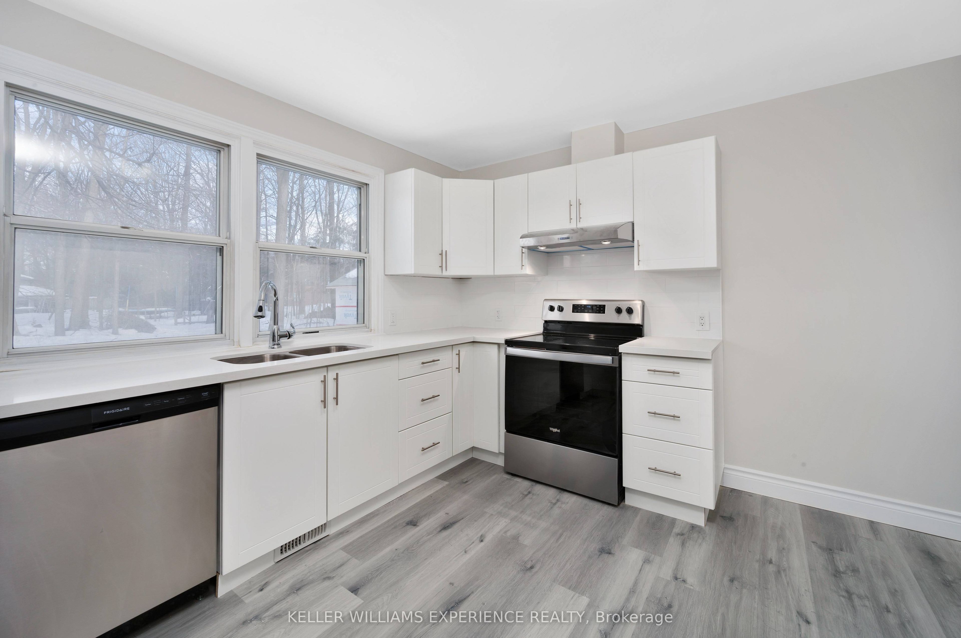 52 Cundles Road E Upper, Barrie, ON L4M 2Z7 photo 3