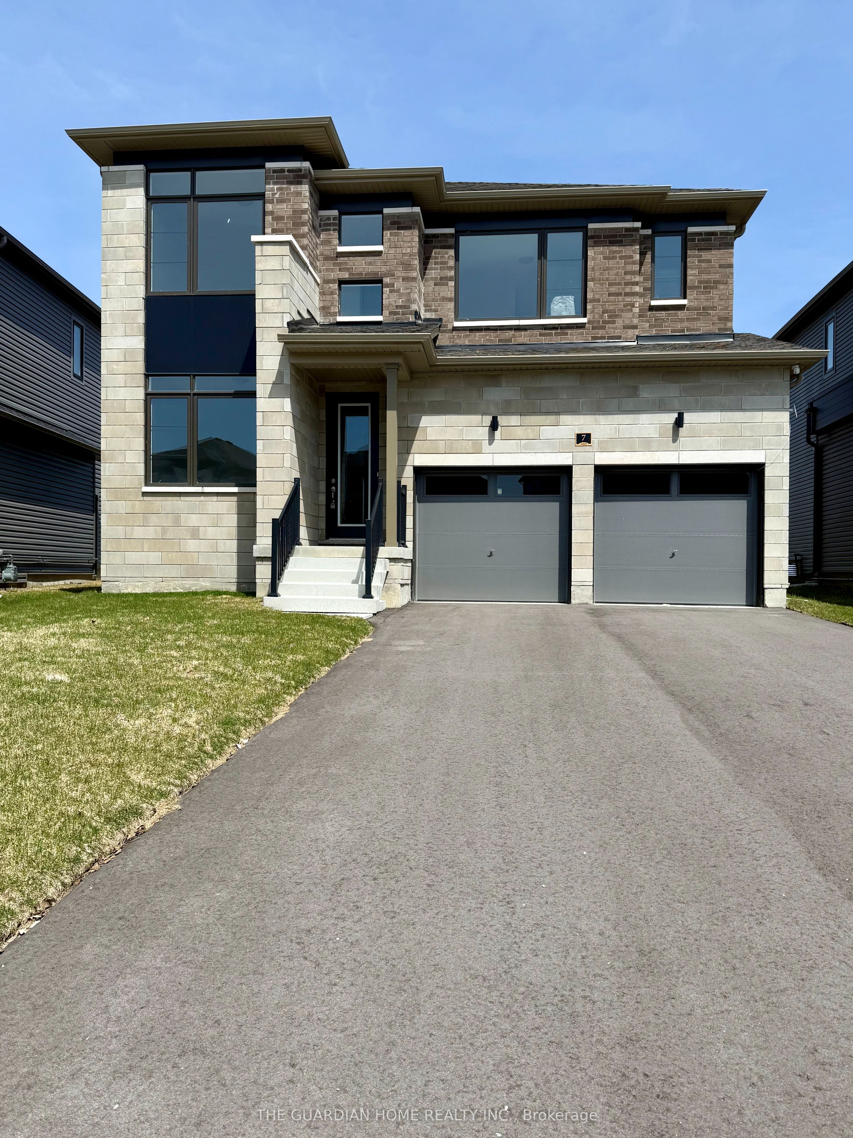 7 Tran Street, Wasaga Beach, ON L9Z 0M9