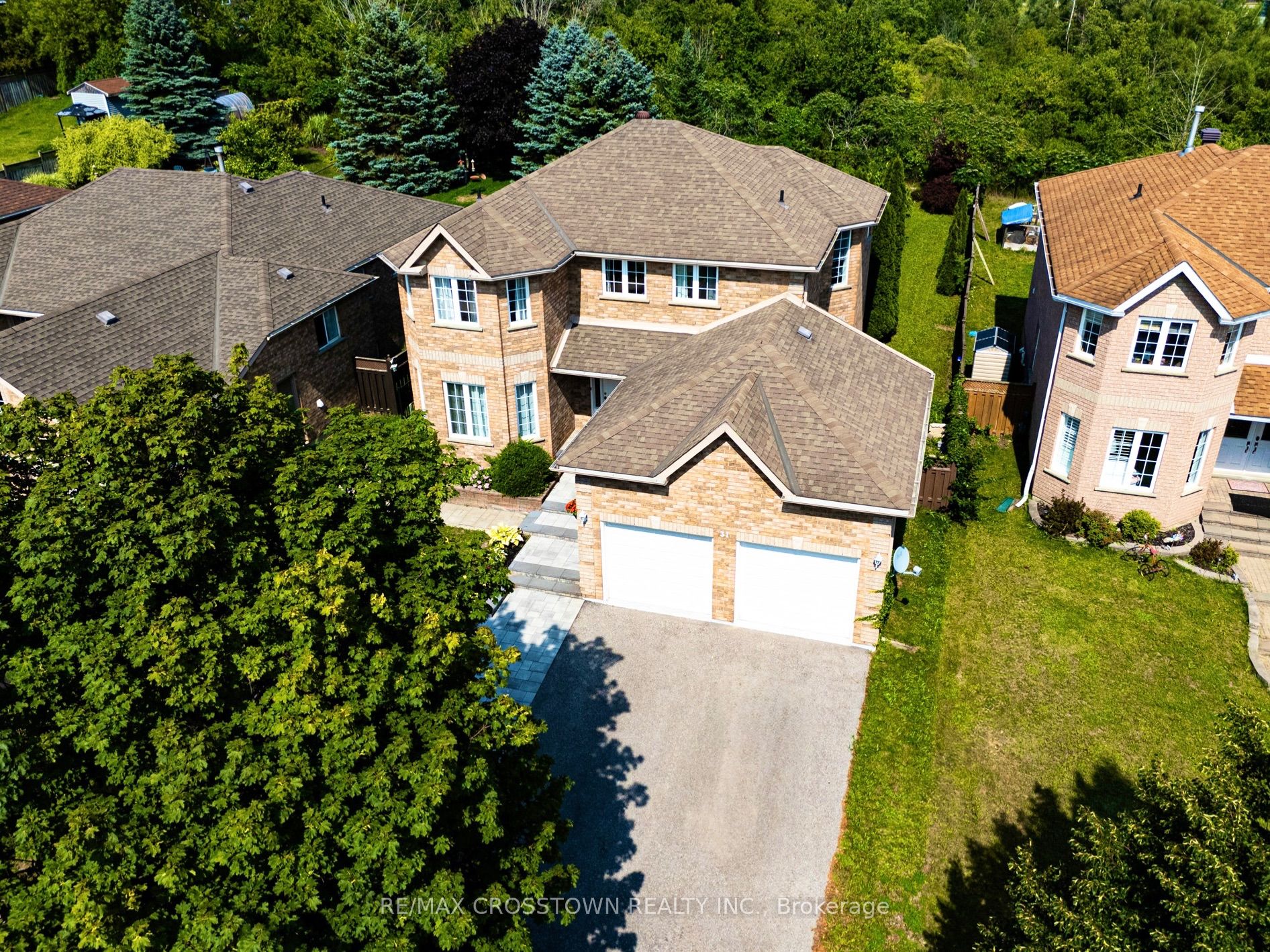 31 Logan Court, Barrie, ON L4N 8G9 photo 2