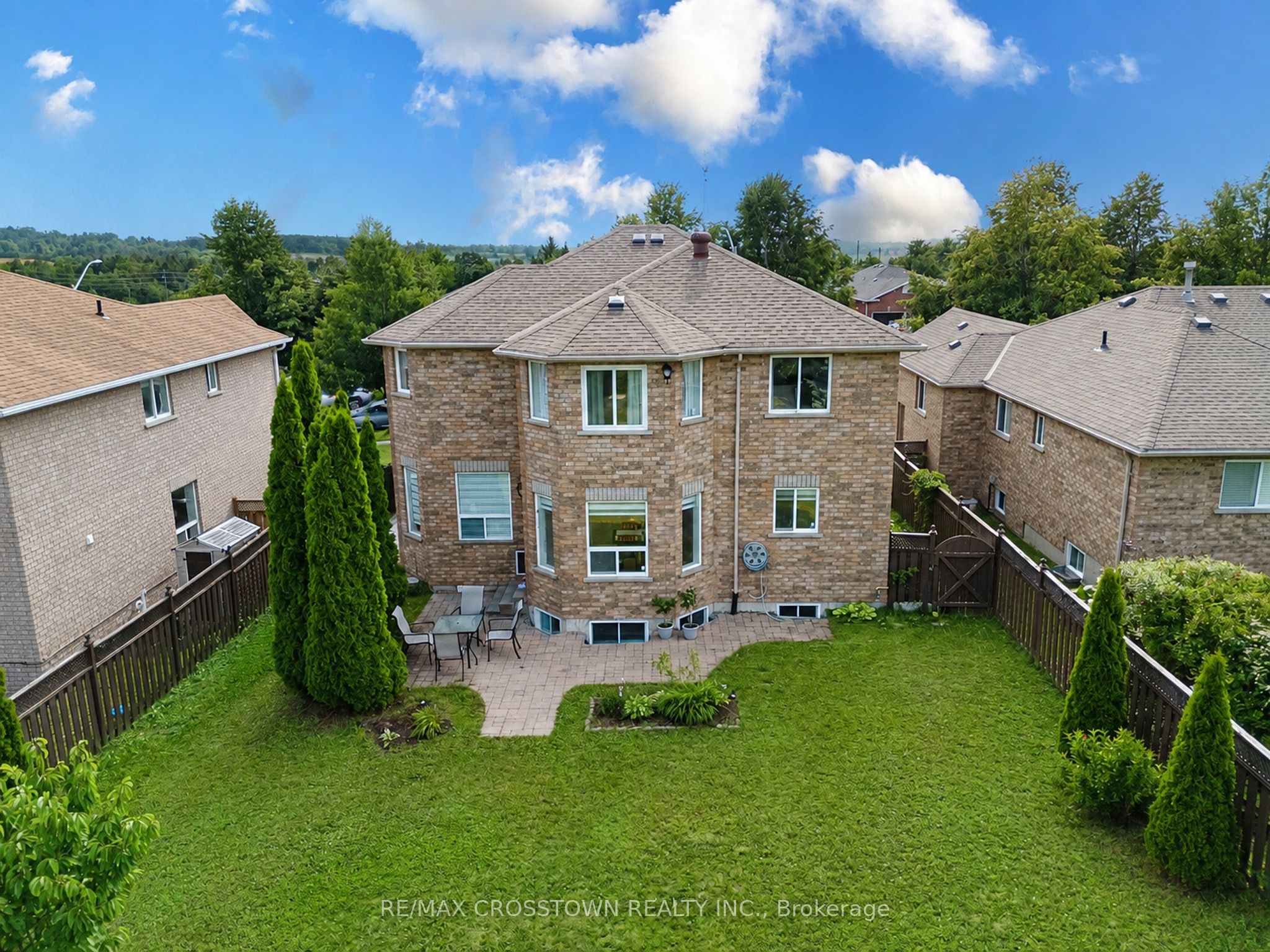 31 Logan Court, Barrie, ON L4N 8G9 photo 3