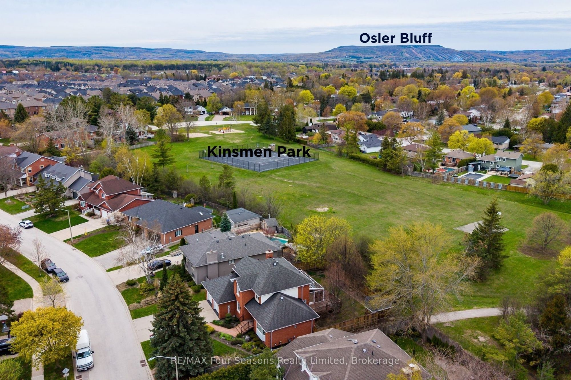 16 Carmichael Crescent, Collingwood, ON L9Y 4R6 photo 2