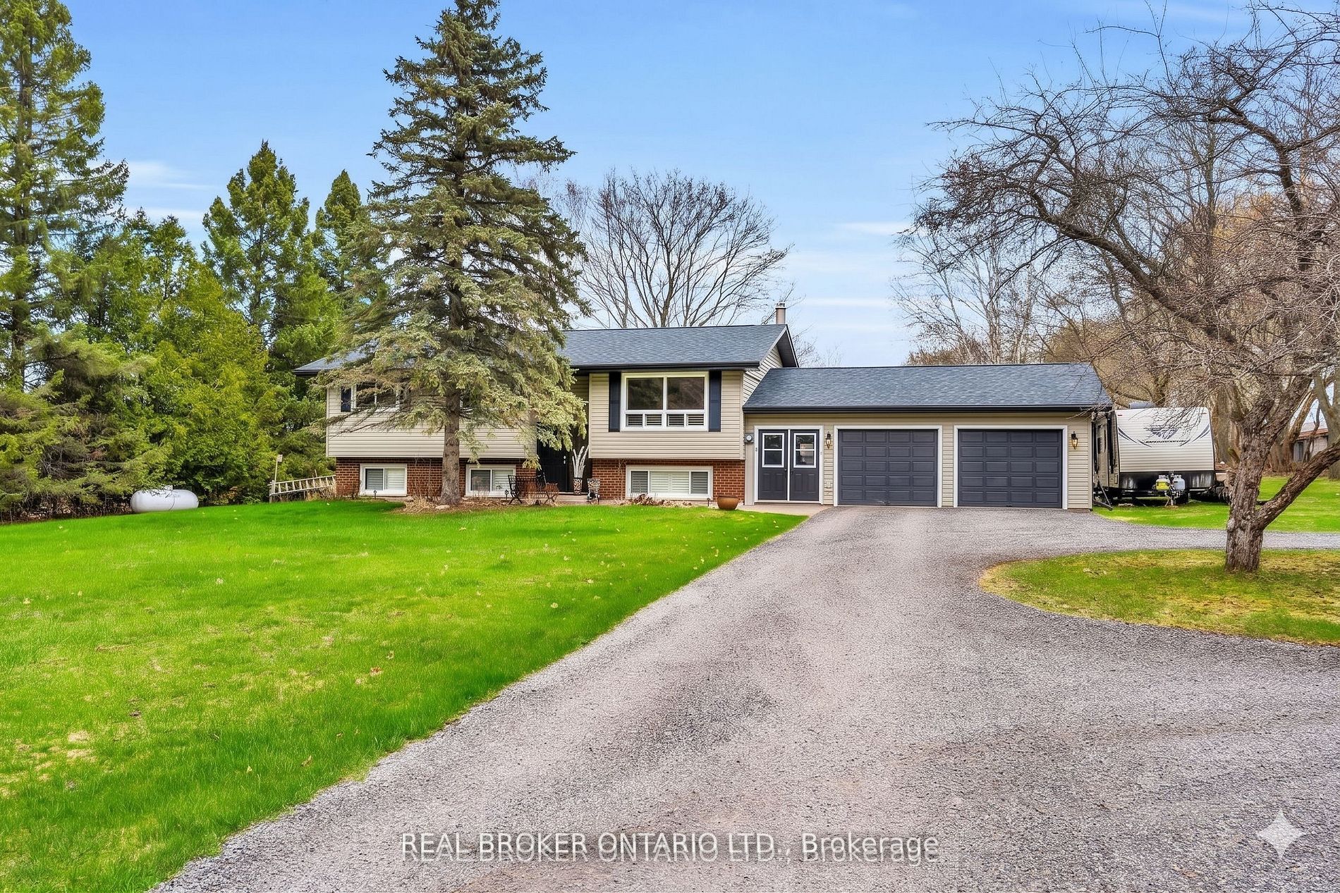 2477 Old Fort Road, Tay, ON L4R 4K3