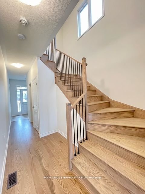 142 Shepherd Drive, Barrie, ON L9J 0P9 photo 3