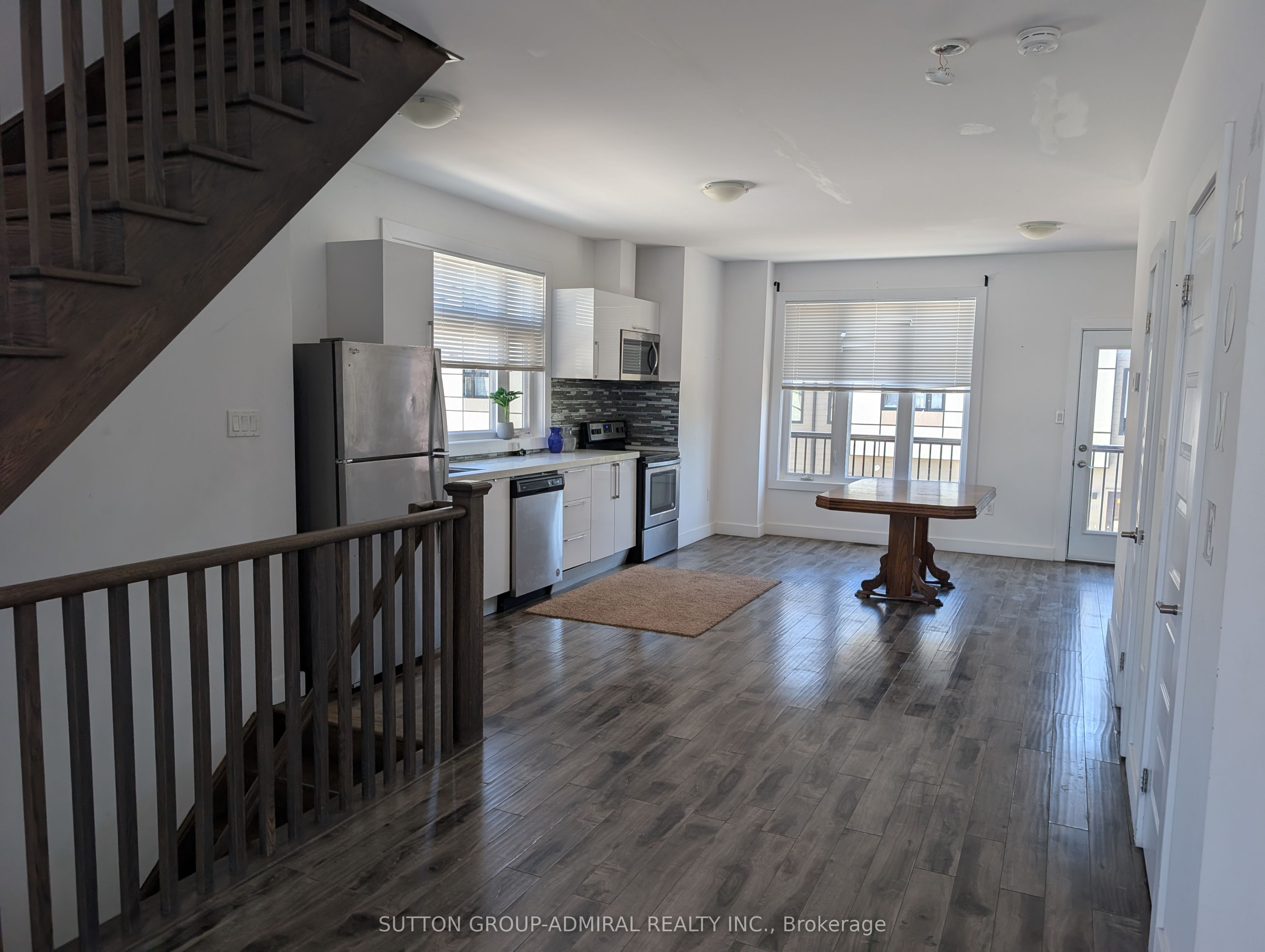 540 Essa Road 17, Barrie, ON L4N 9E5 photo 3