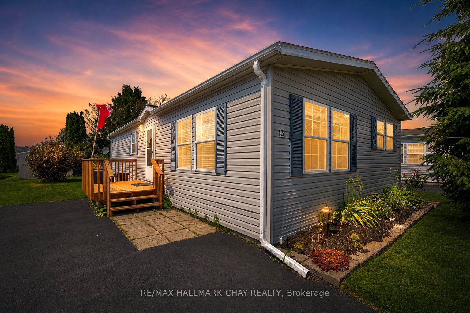 3 Illinois Crescent, Wasaga Beach, ON L9Z 3A8