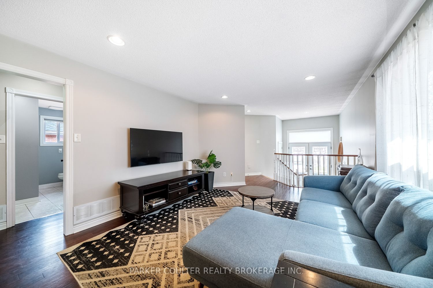 216 Mapleton Avenue, Barrie, ON L4N 8T3 photo 4
