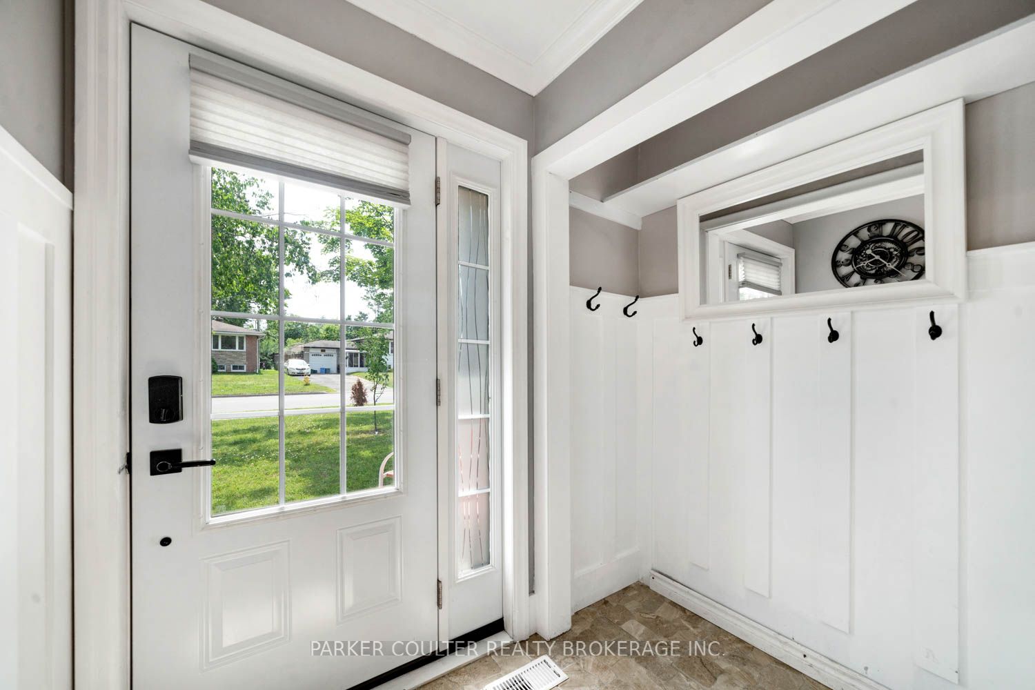 17 Harding Avenue, Barrie, ON L4M 3K1 photo 4