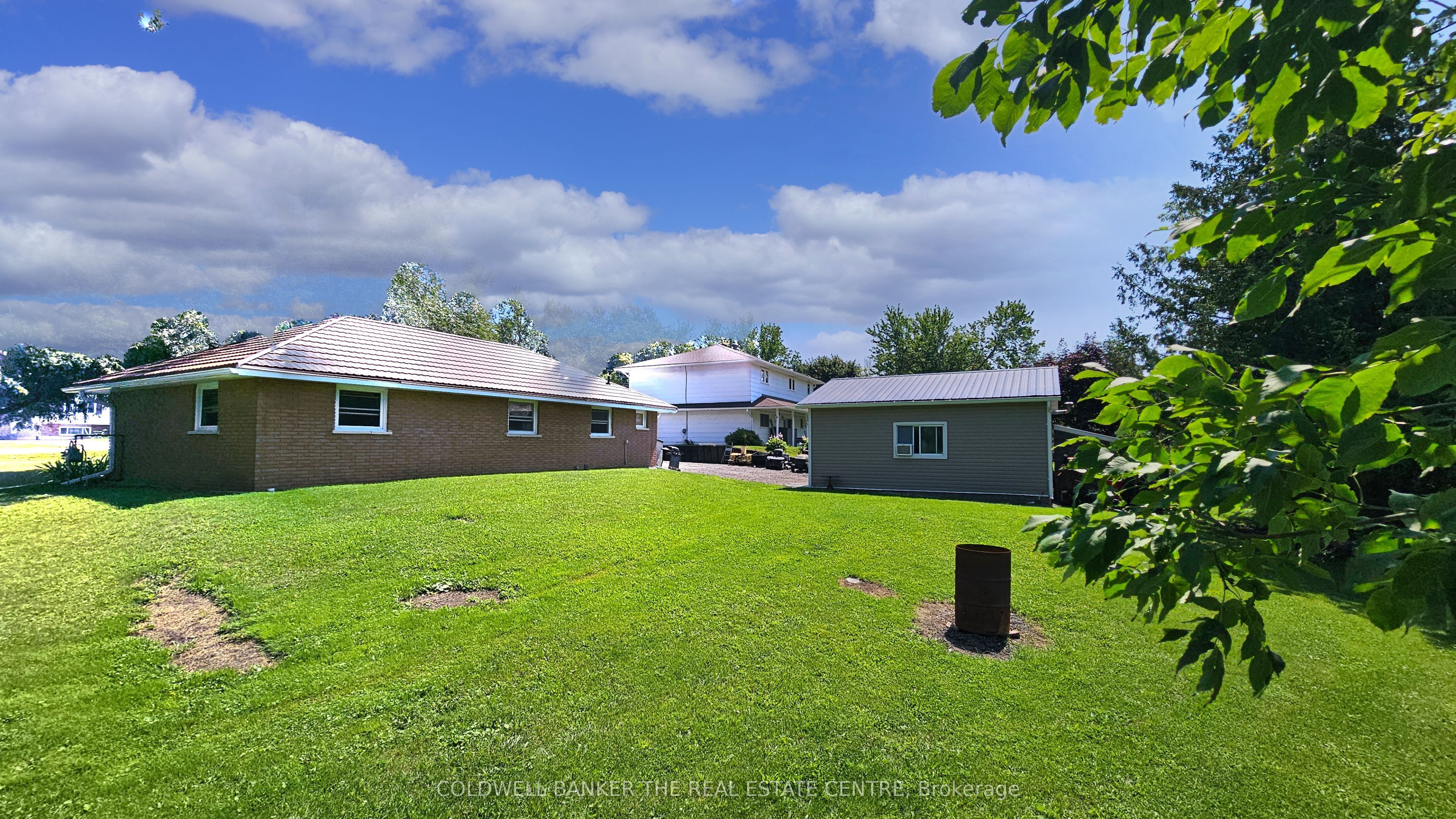17 COURTLAND Street, Ramara, ON L3V 1A6 photo 2