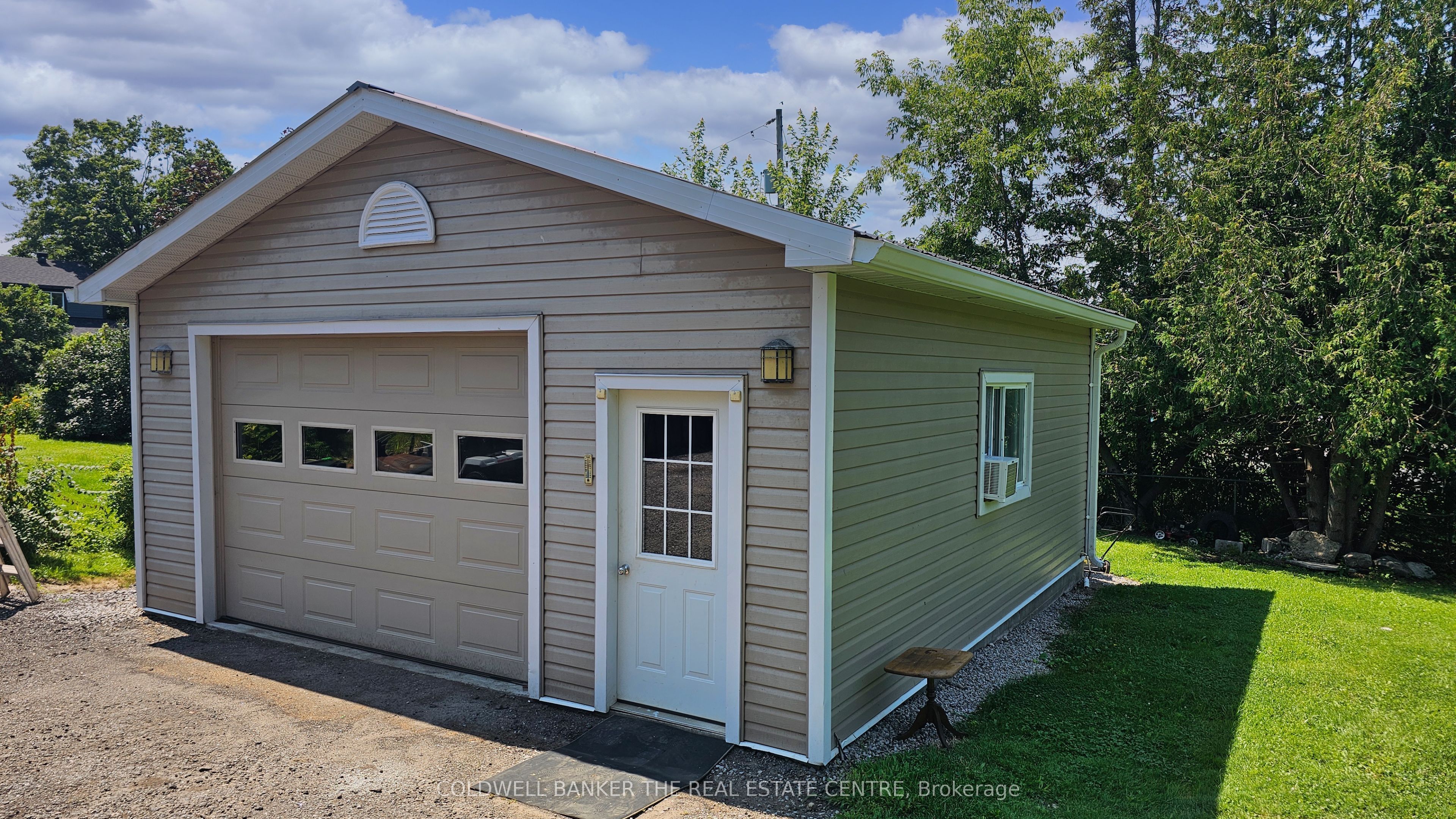 17 COURTLAND Street, Ramara, ON L3V 1A6 photo 3