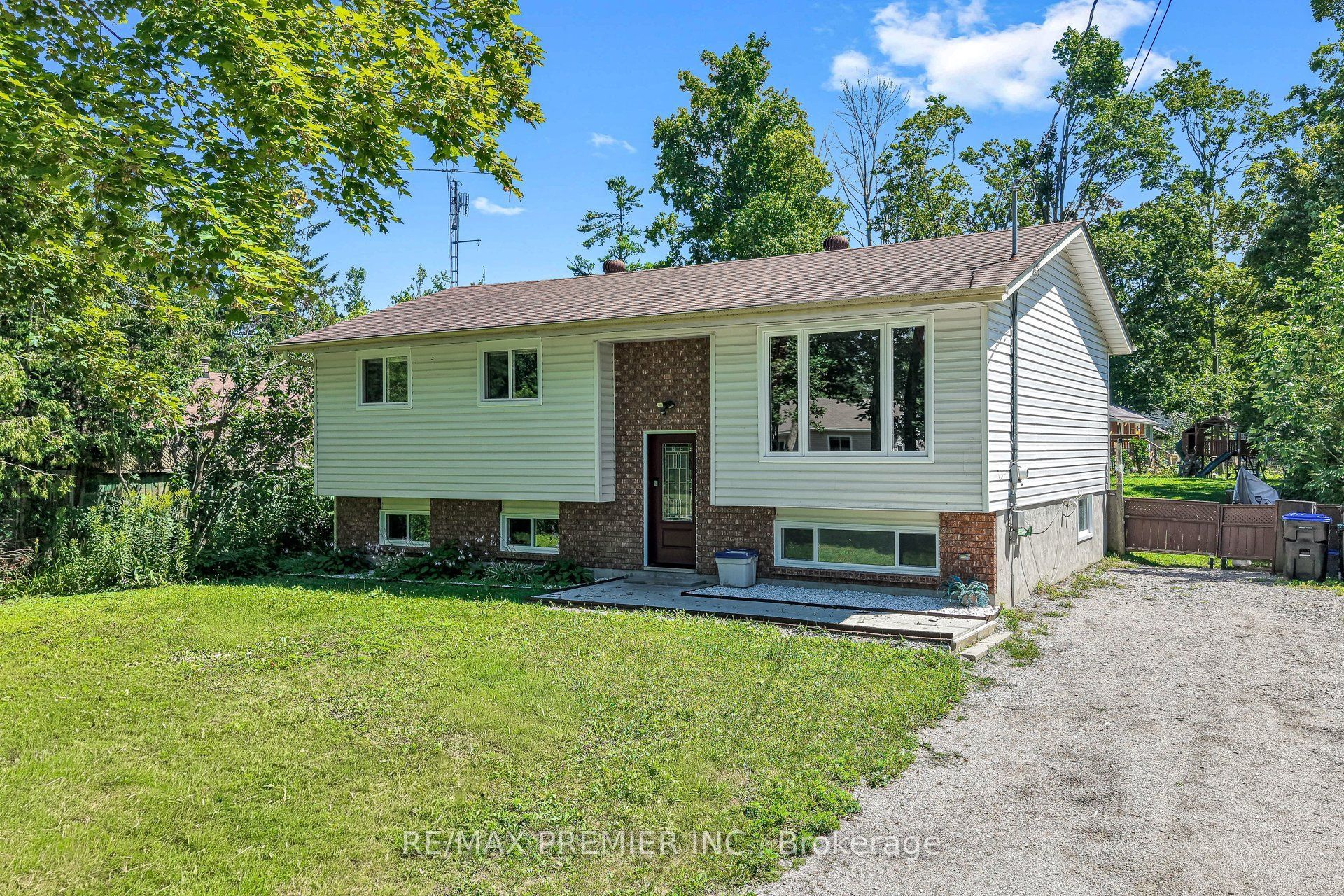 1303 Clearview Drive, Severn, ON L3V 0X2 photo 2