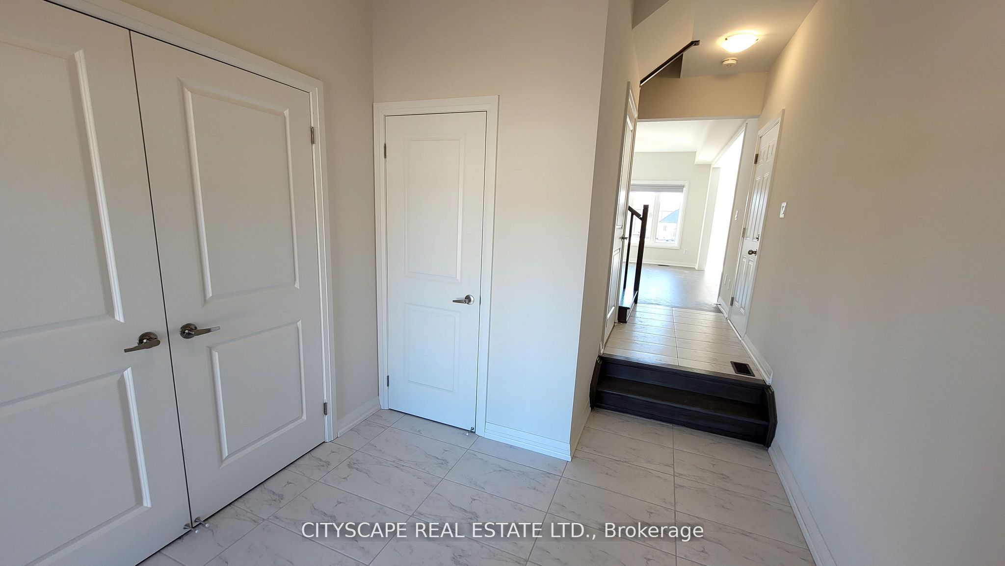 206 Rosanne Circle, Wasaga Beach, ON L9Z 0N3 photo 3