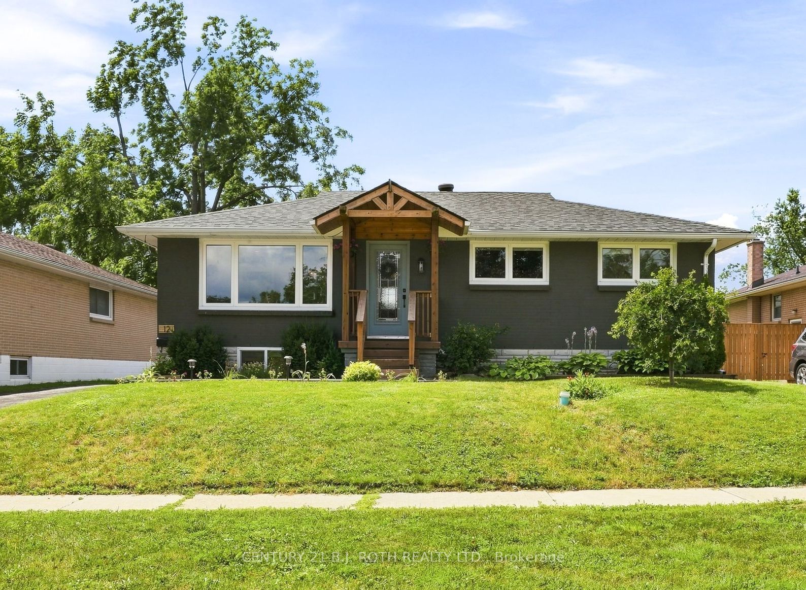 12 Bothwell Crescent, Barrie, ON L4M 2S6