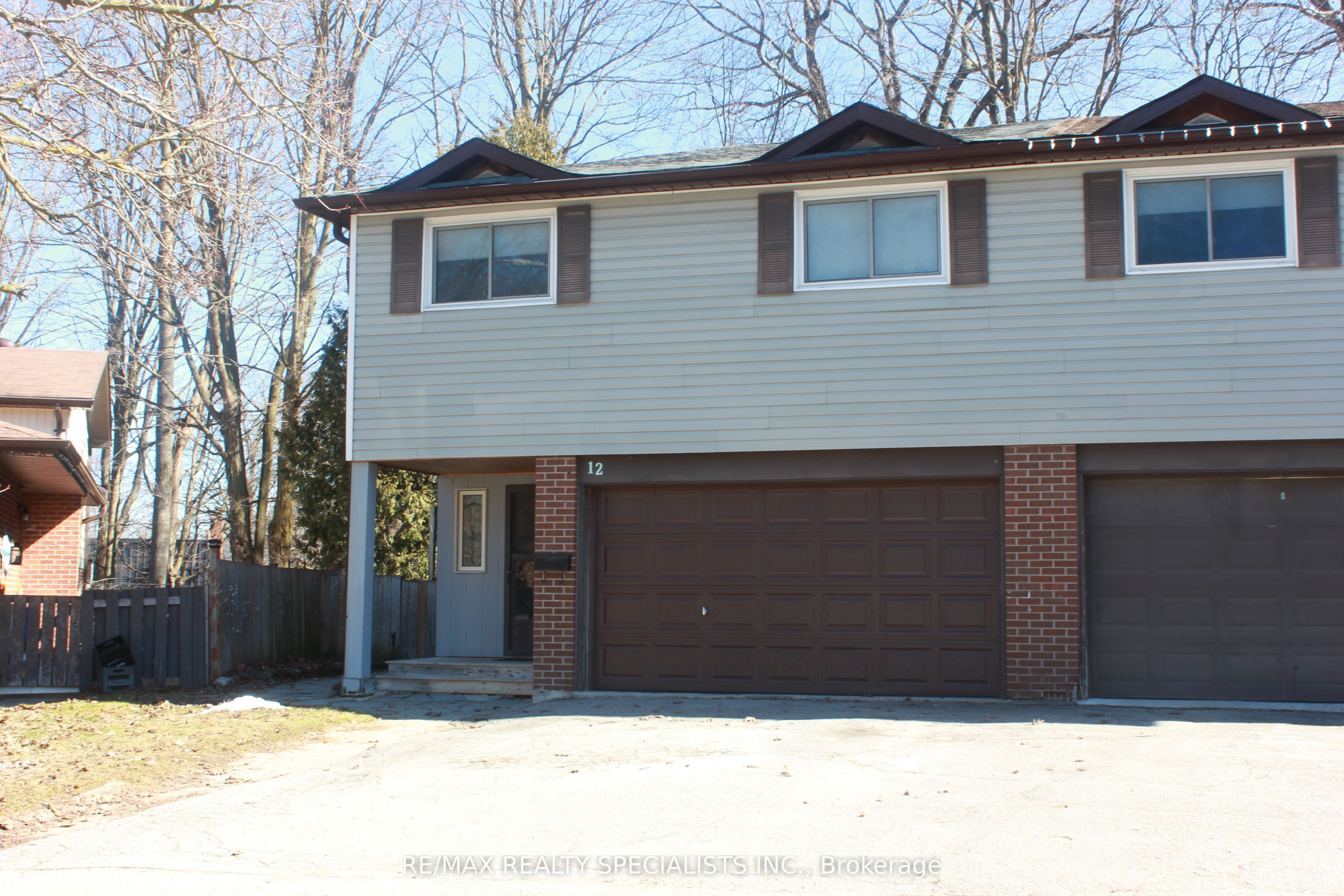 12 Woodgrove Court Lower, Barrie, ON L4M 5B6