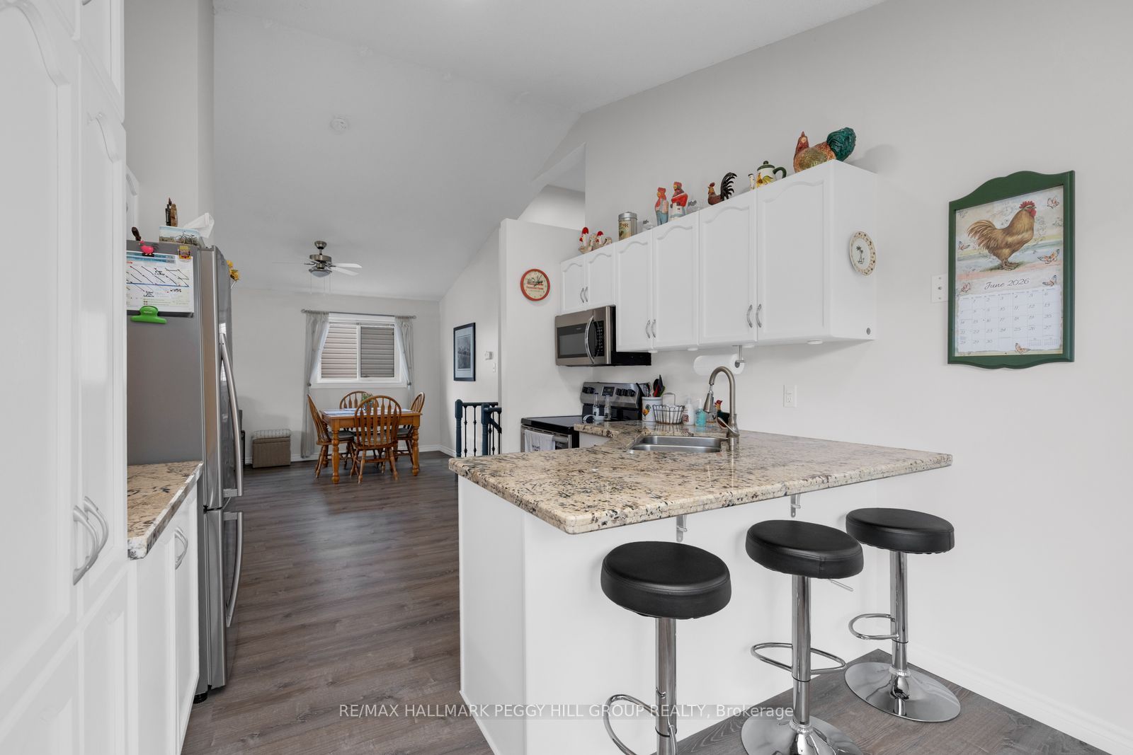 18 Draper Crescent, Barrie, ON L4N 8A9 photo 4