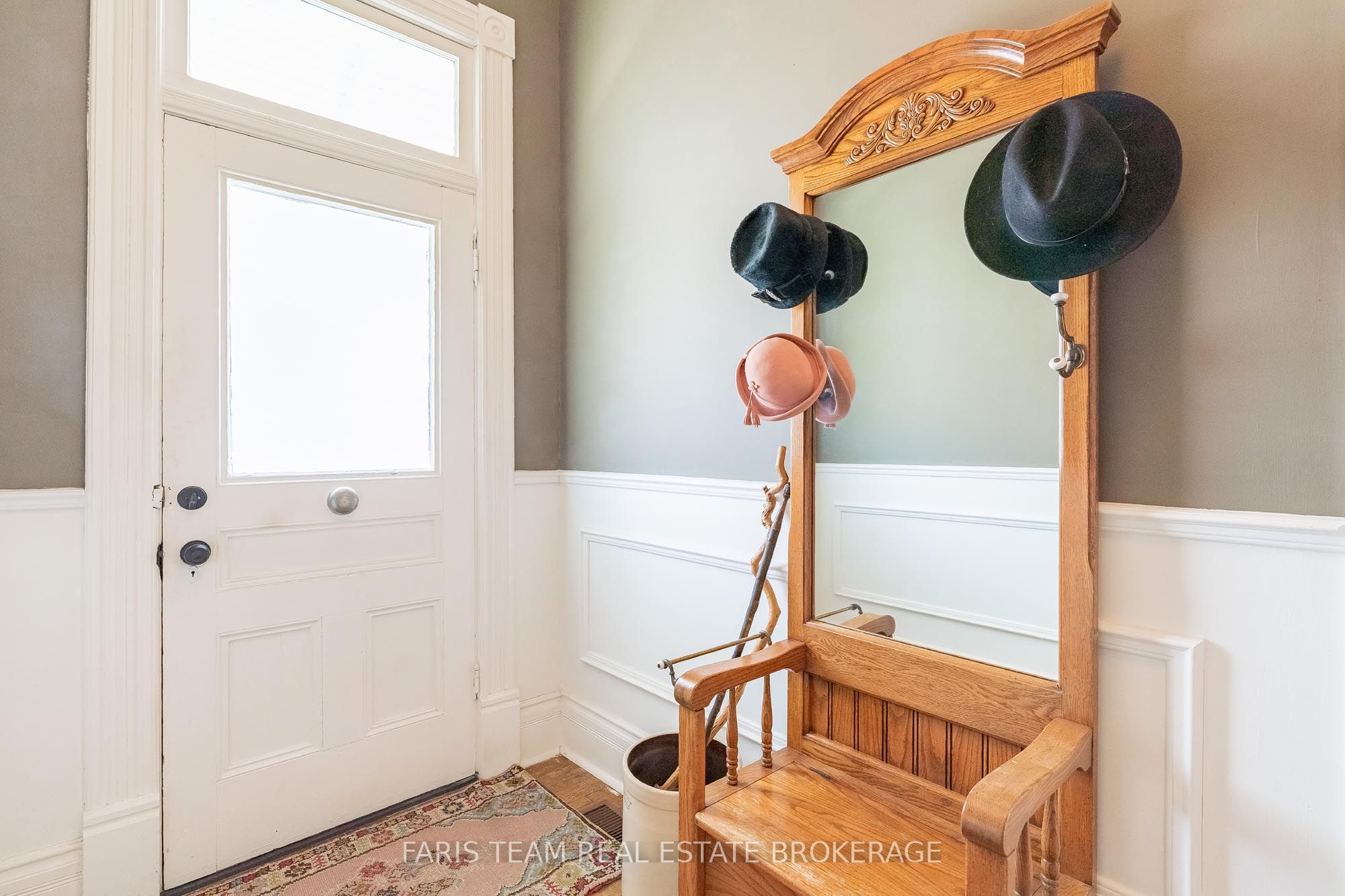 16 Peel Street, Penetanguishene, ON L9M 1A6 photo 4