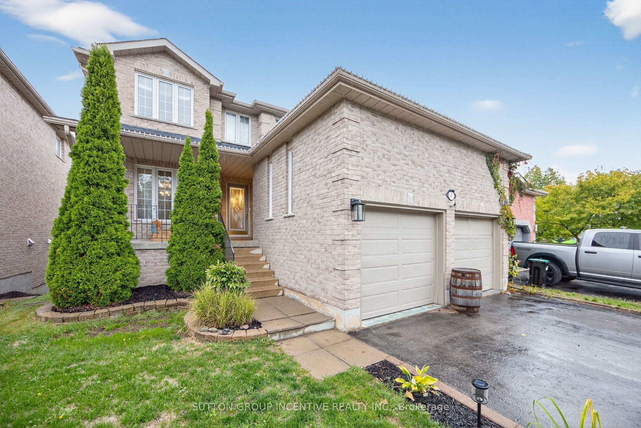4 Dunnett Drive, Barrie, ON L4N 0H8