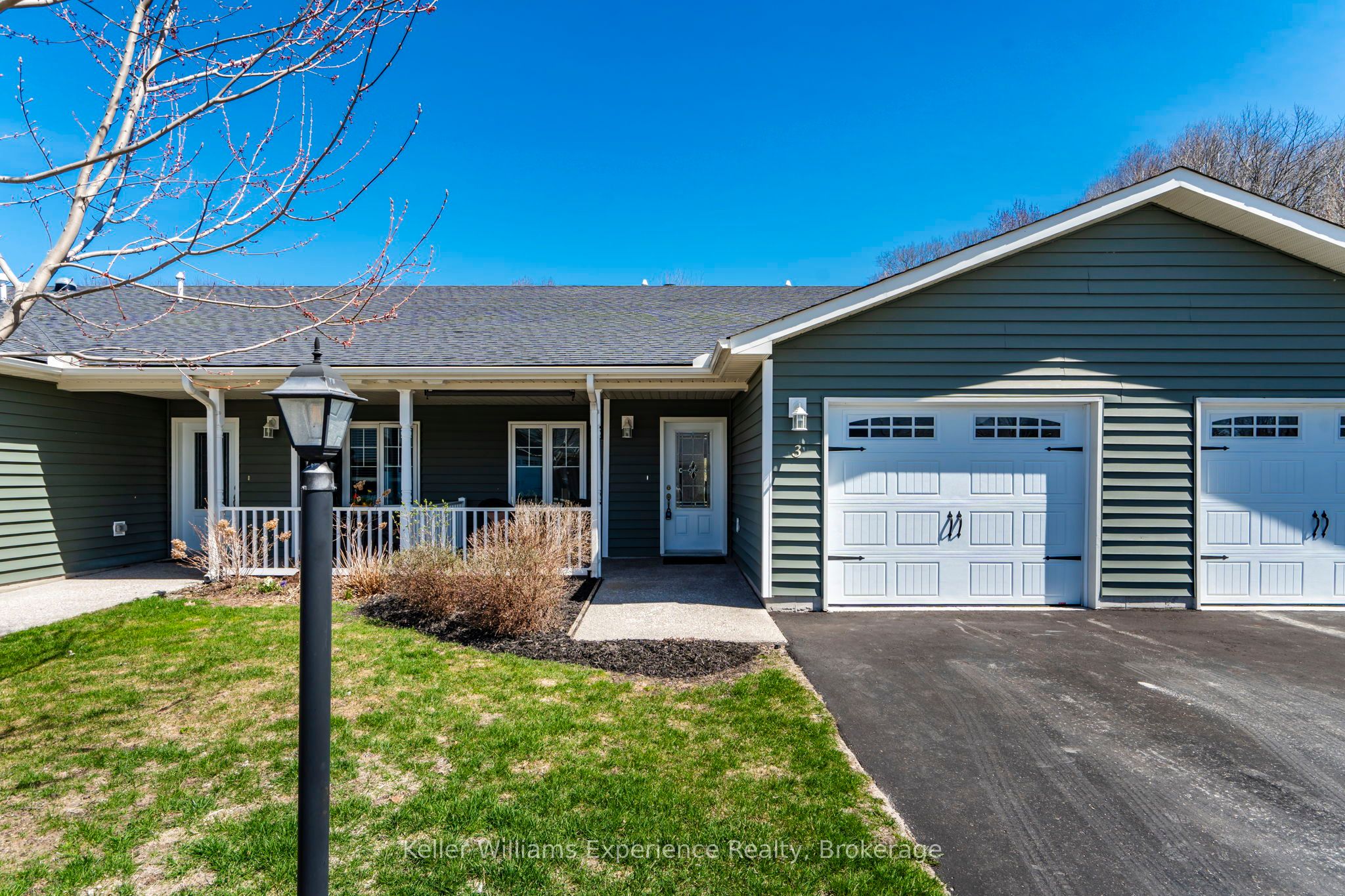 3 Chamberlain Crescent, Penetanguishene, ON L9M 0A5 photo 2