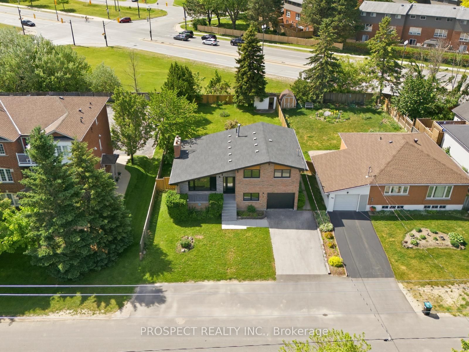 568 Simcoe Street, Collingwood, ON L9Y 5J5 photo 2