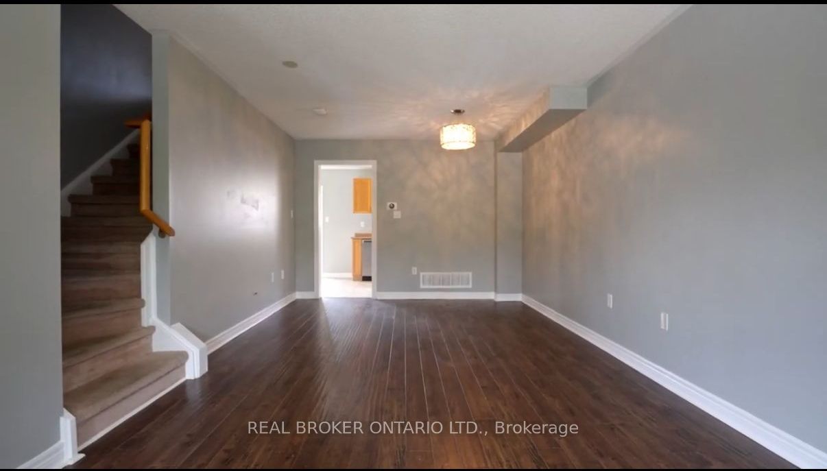176 Thrushwood Drive, Barrie, ON L4N 0Z1 photo 3