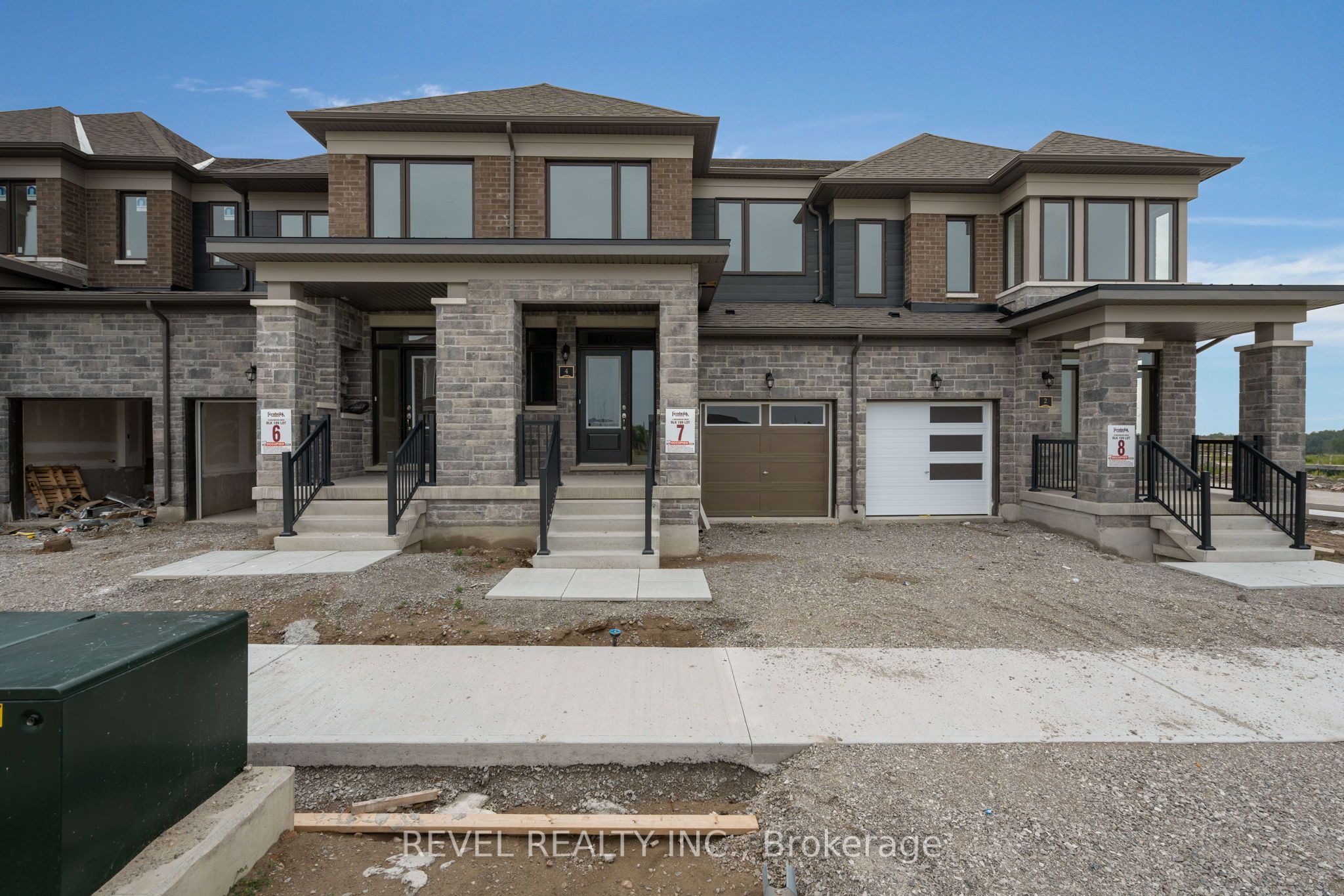 4 ROCHESTER Drive, Barrie, ON L9J 0J9
