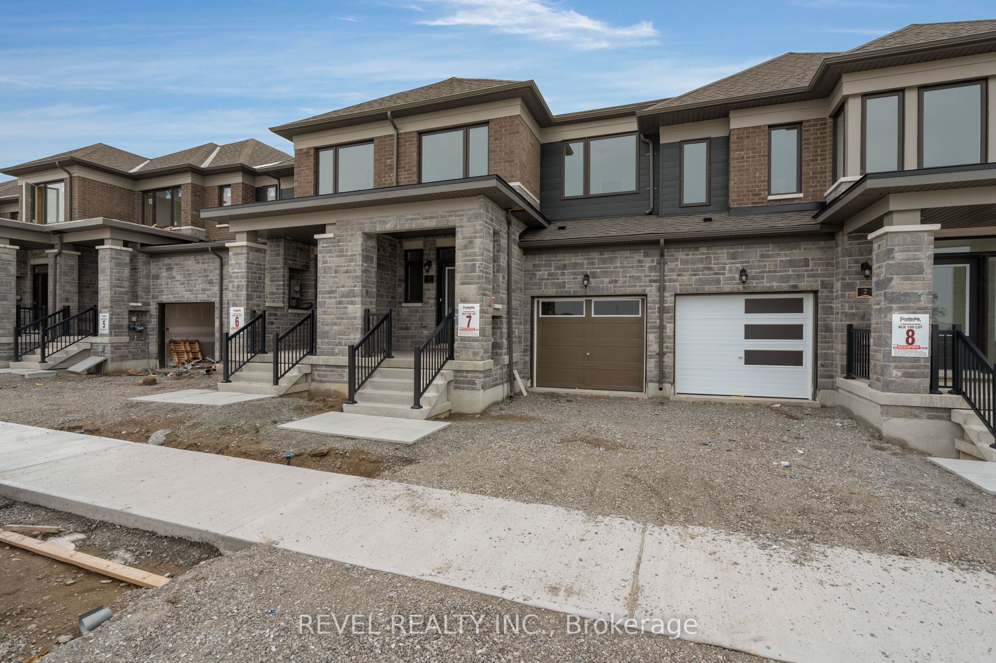 4 ROCHESTER Drive, Barrie, ON L9J 0J9 photo 3