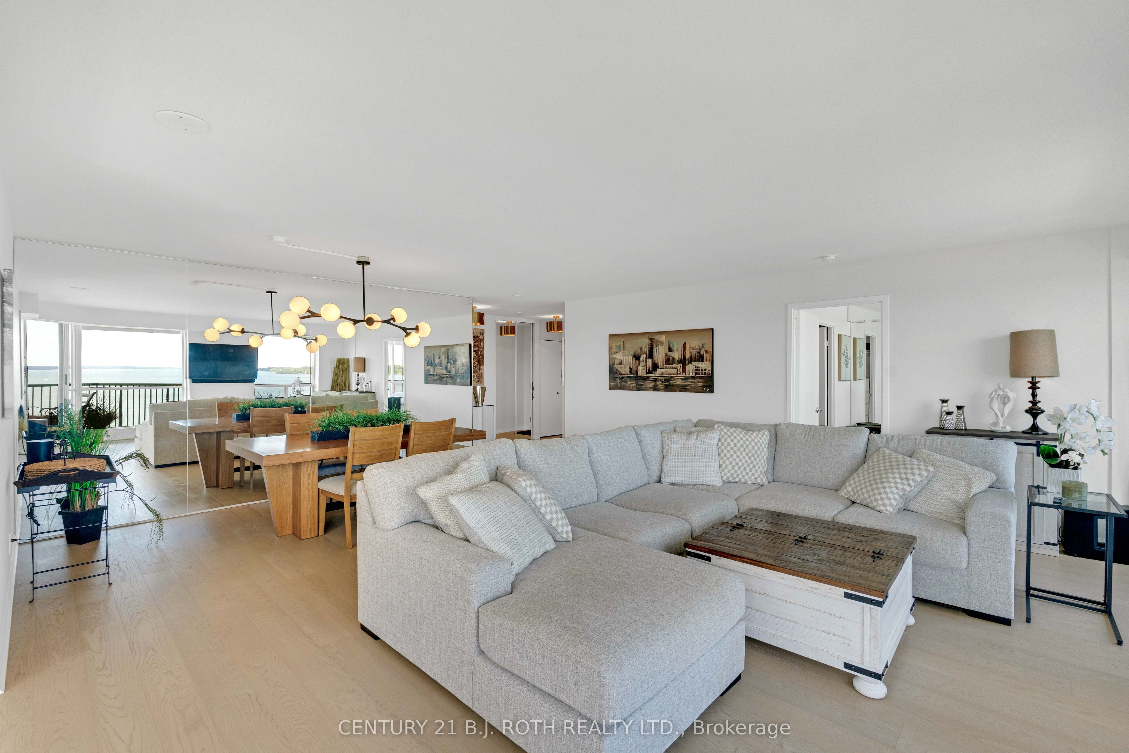 65 Ellen Street 1104, Barrie, ON L4N 3A5 photo 4