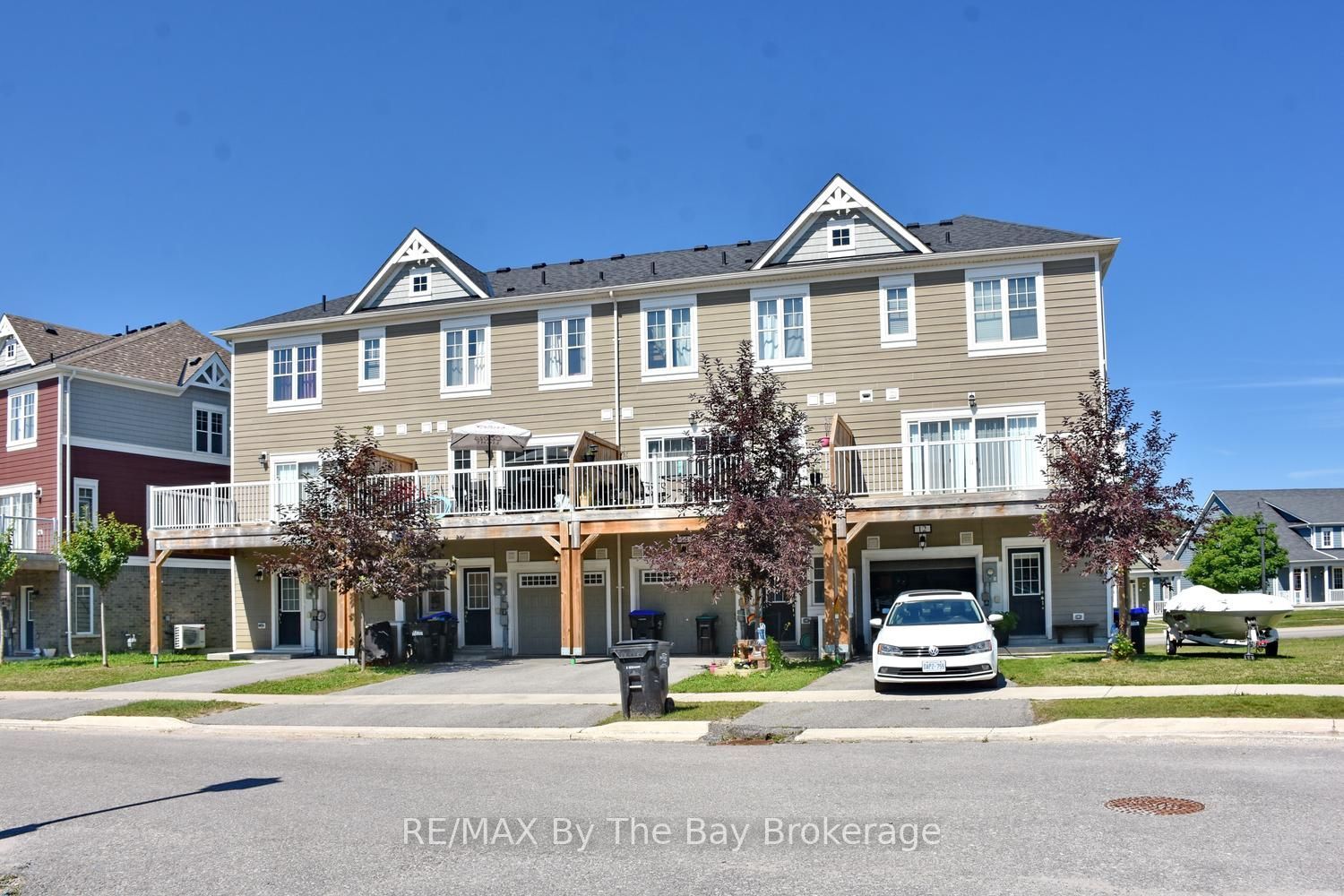 16 Village Gate Drive, Wasaga Beach, ON L9Z 0J7 photo 3
