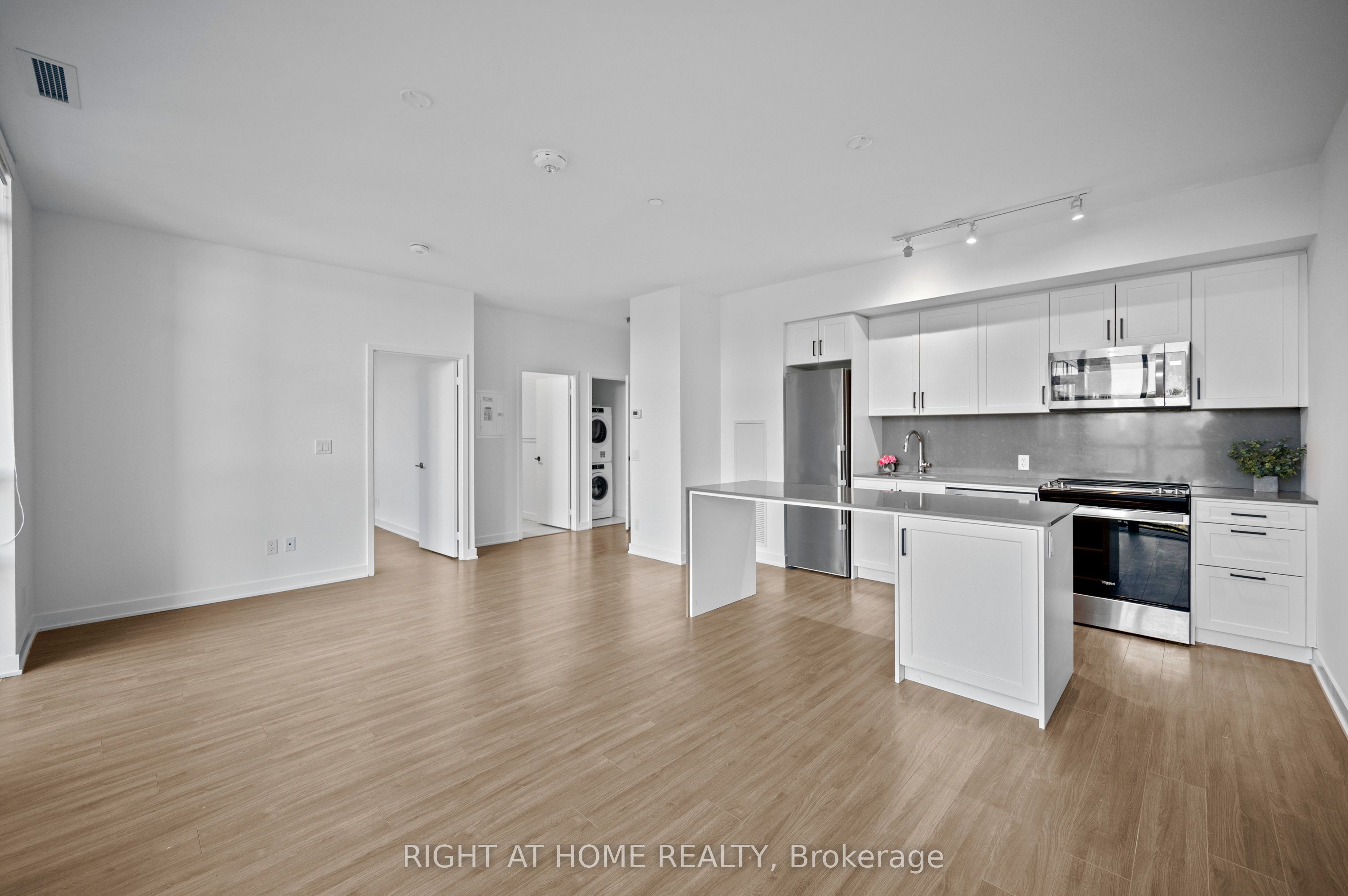 681 Yonge Street 630, Barrie, ON L9J 0K1 photo 2