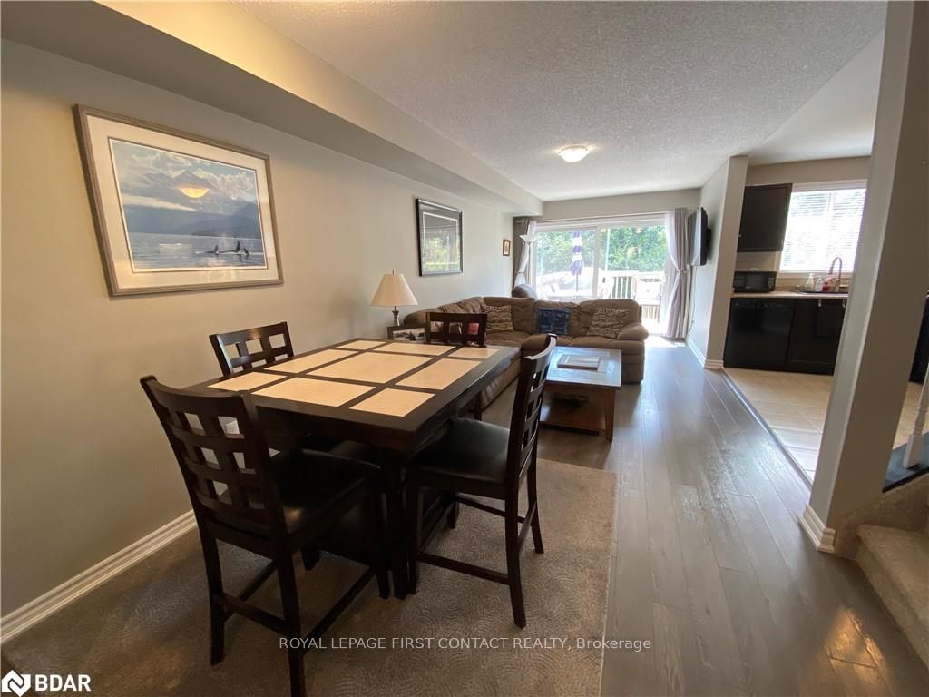 63 Sydenham, Barrie, ON L4M 6R5 photo 3