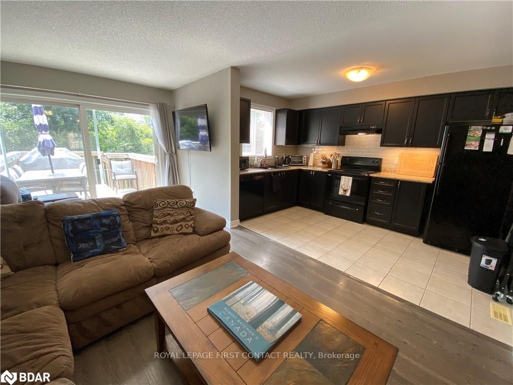 63 Sydenham, Barrie, ON L4M 6R5 photo 5