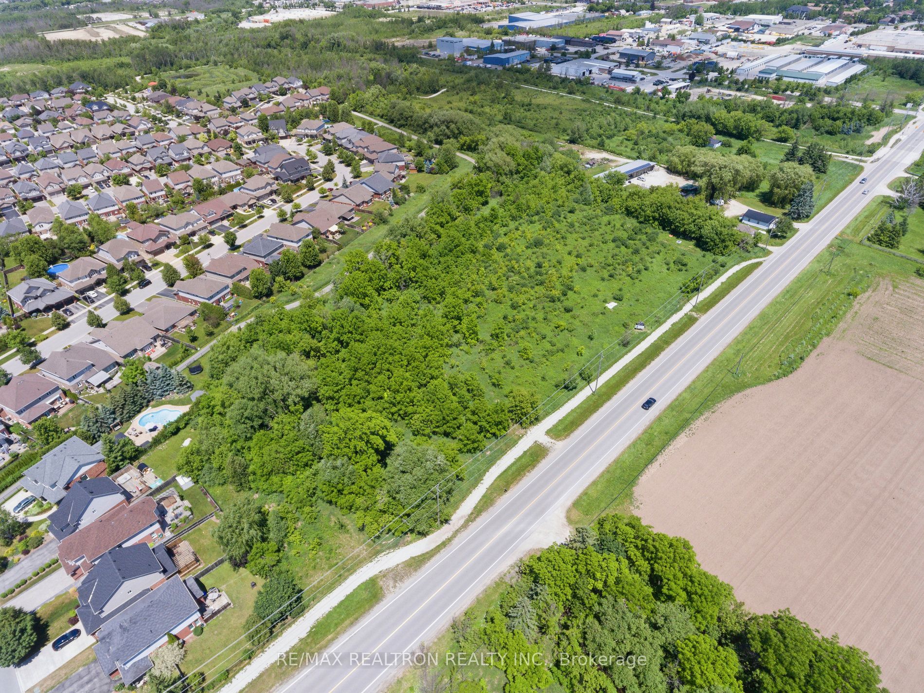 645 Sixth Street, Collingwood, ON L9Y 3Y9 photo 3