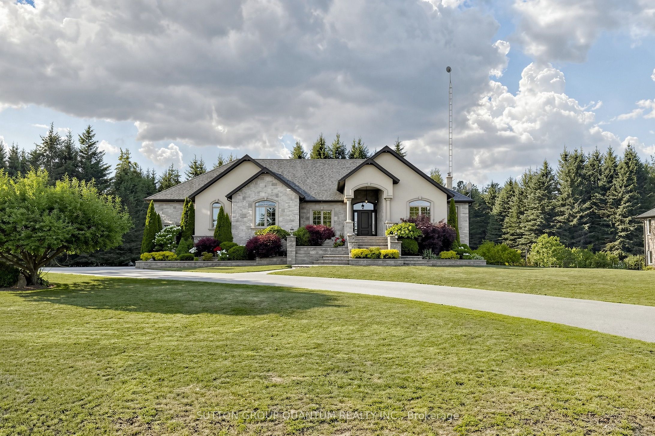 3712 Michael Street, Clearview, ON L0M 1N0