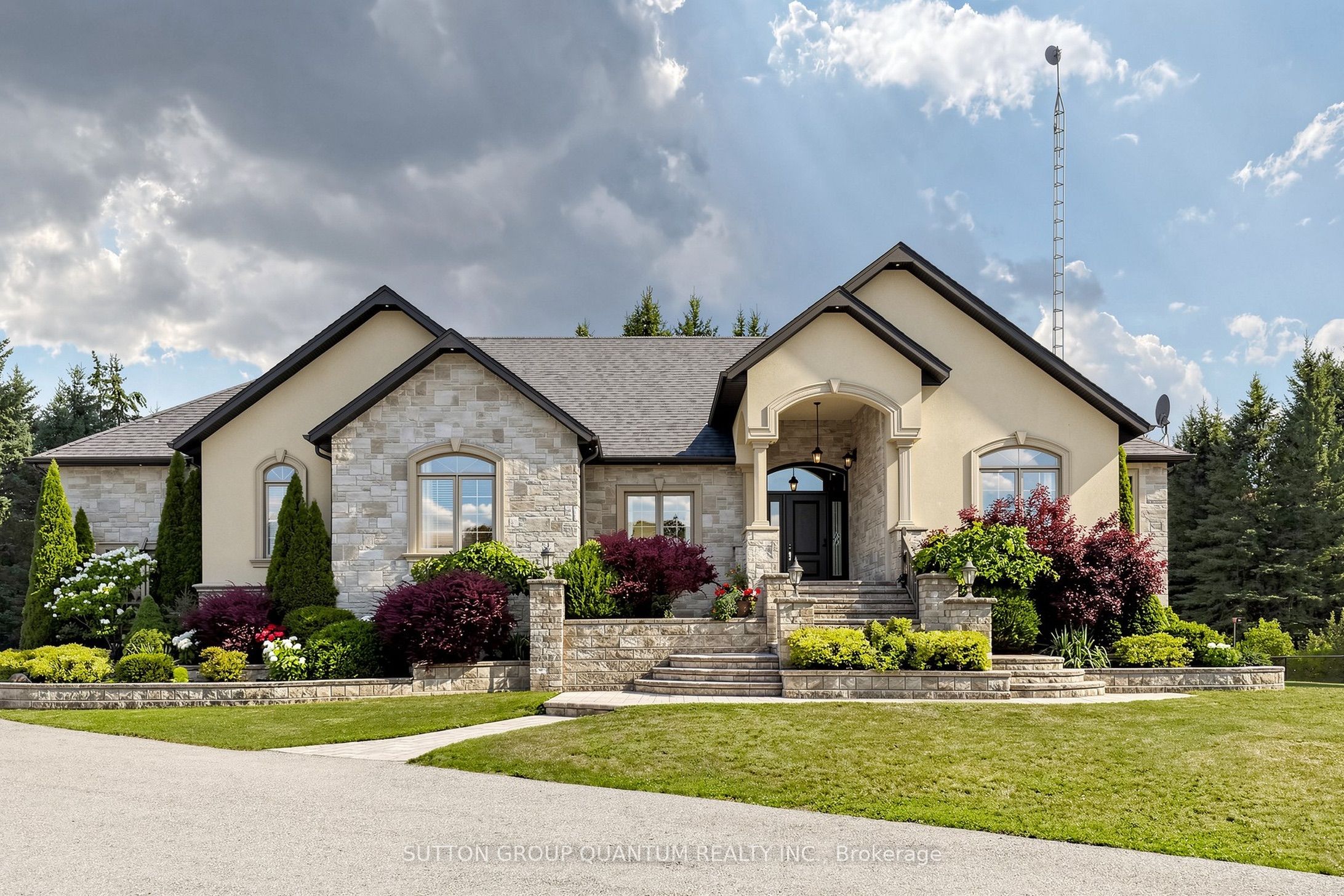 3712 Michael Street, Clearview, ON L0M 1N0 photo 2