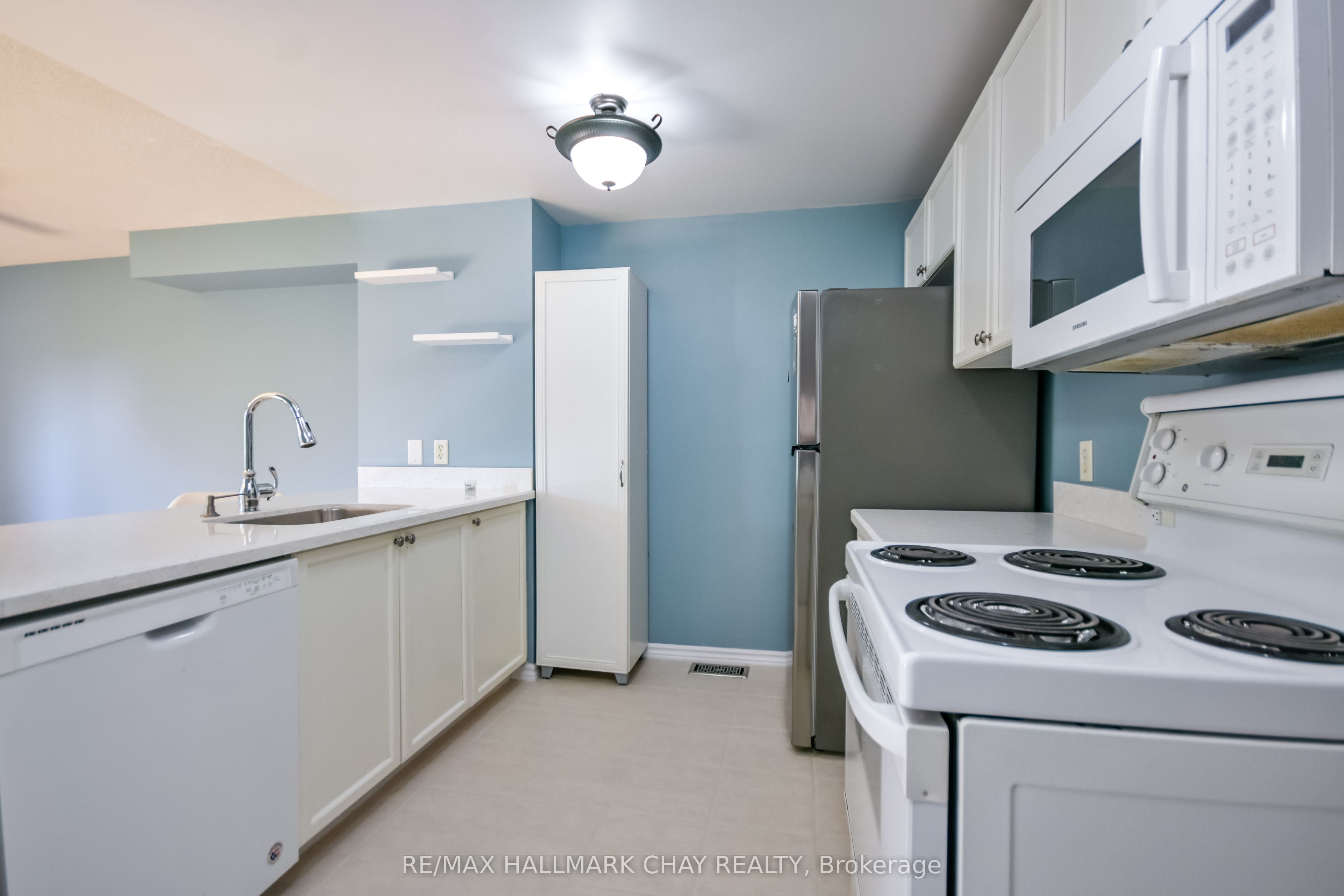 17 Srigley Street, Barrie, ON L4N 0L9 photo 5