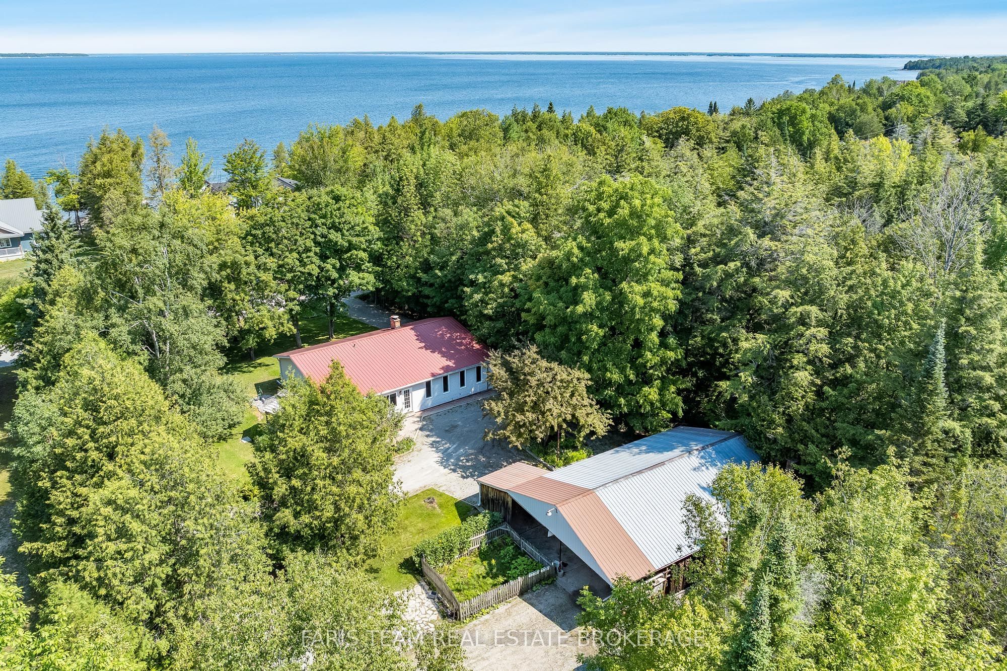 2554 Champlain Road, Tiny, ON L9M 0C3