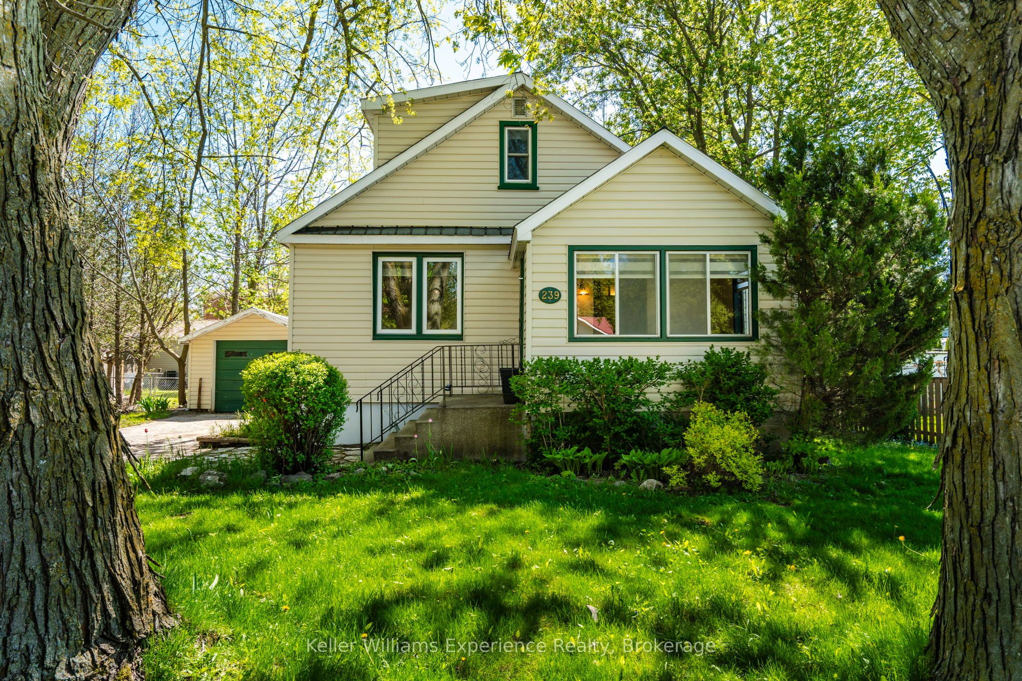 239 Oak Street, Clearview, ON L0M 1S0 photo 3