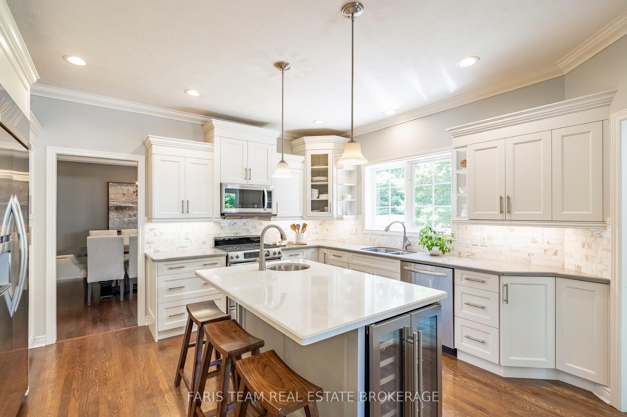 2122 Fern Glen Court, Severn, ON L3V 0E8 photo 4