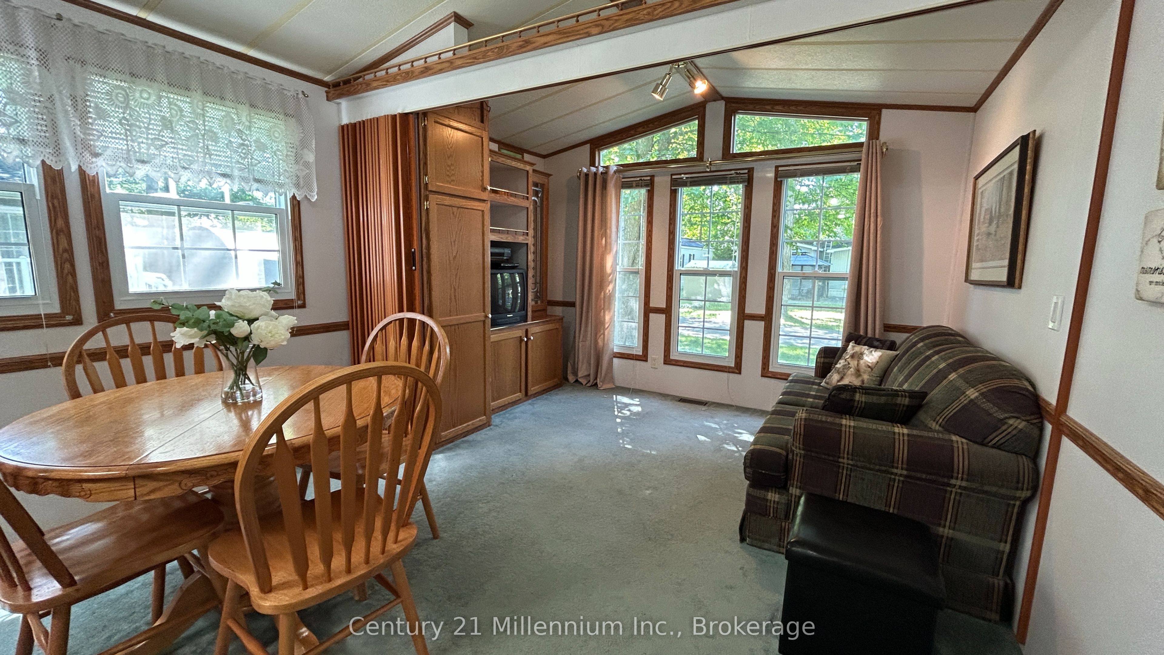 41 The Boardwalk, Wasaga Beach, ON L9Z 3A8 photo 5
