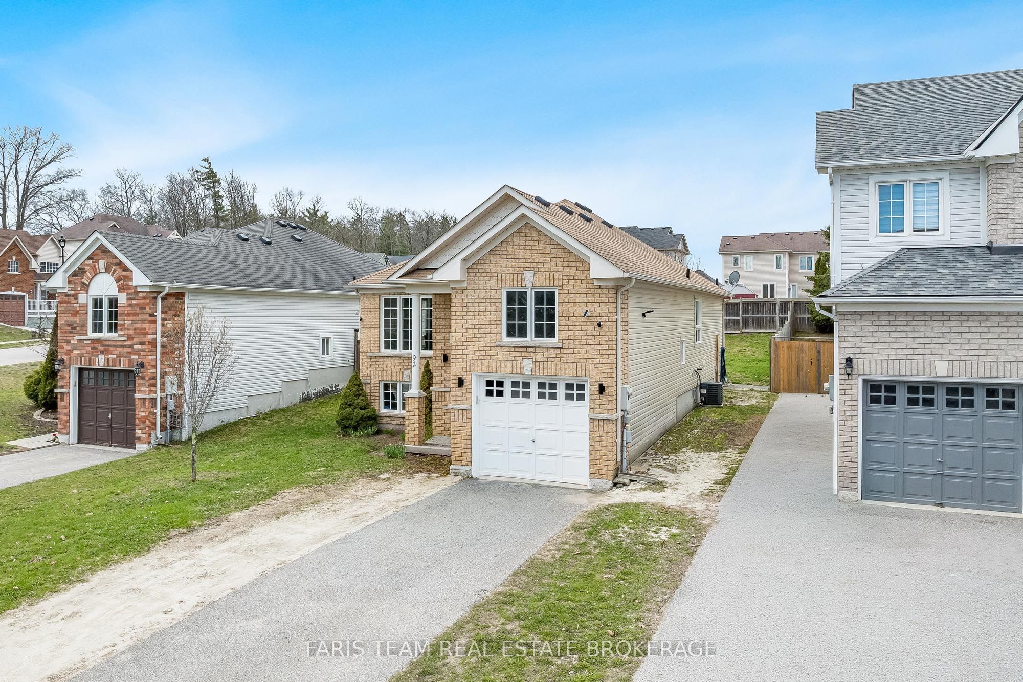 92 Wesley Avenue, Wasaga Beach, ON L9Z 0B9 photo 3